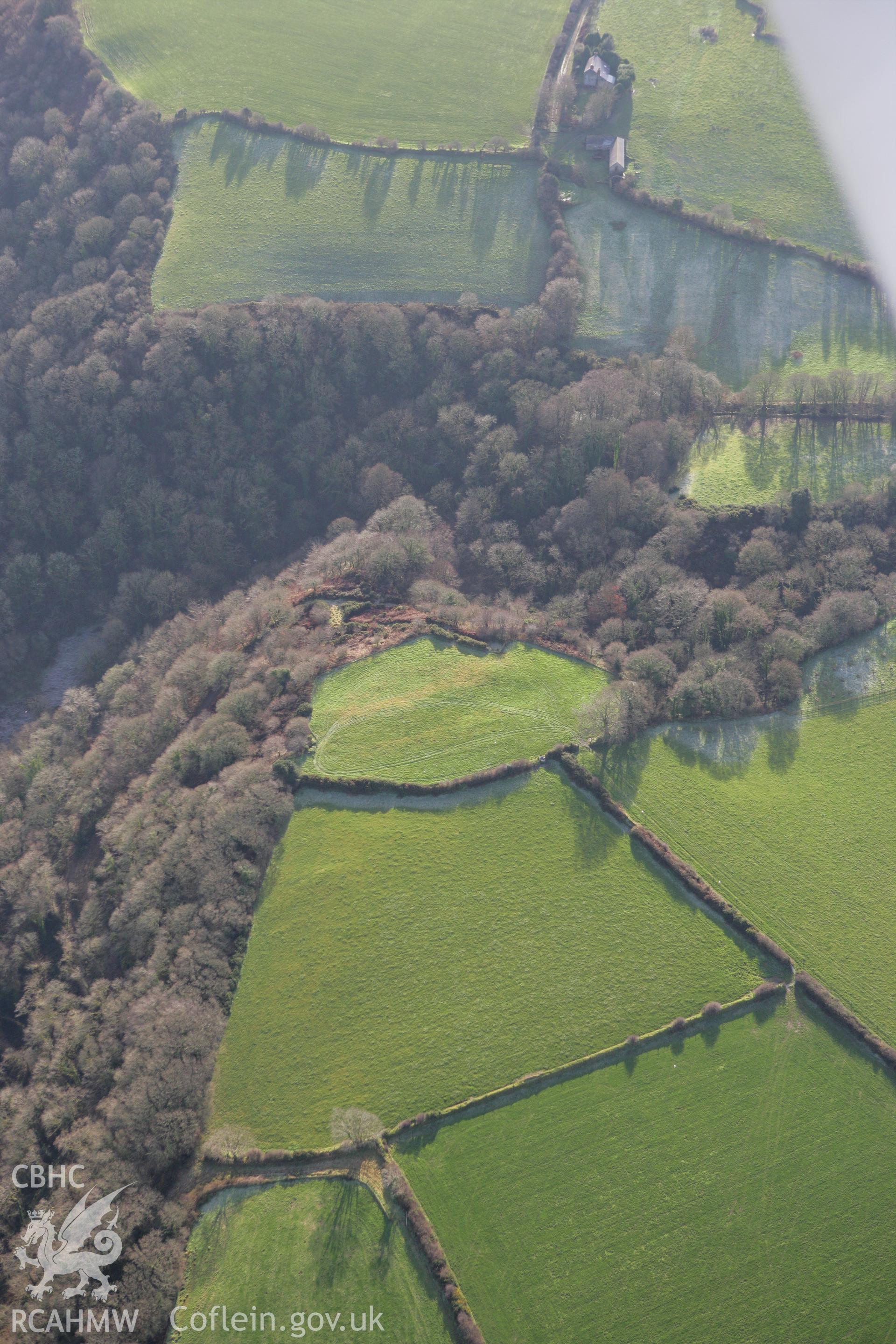 RCAHMW colour oblique photograph of Y Gaer, Cwmffrwd. Taken by Toby Driver on 15/12/2008.