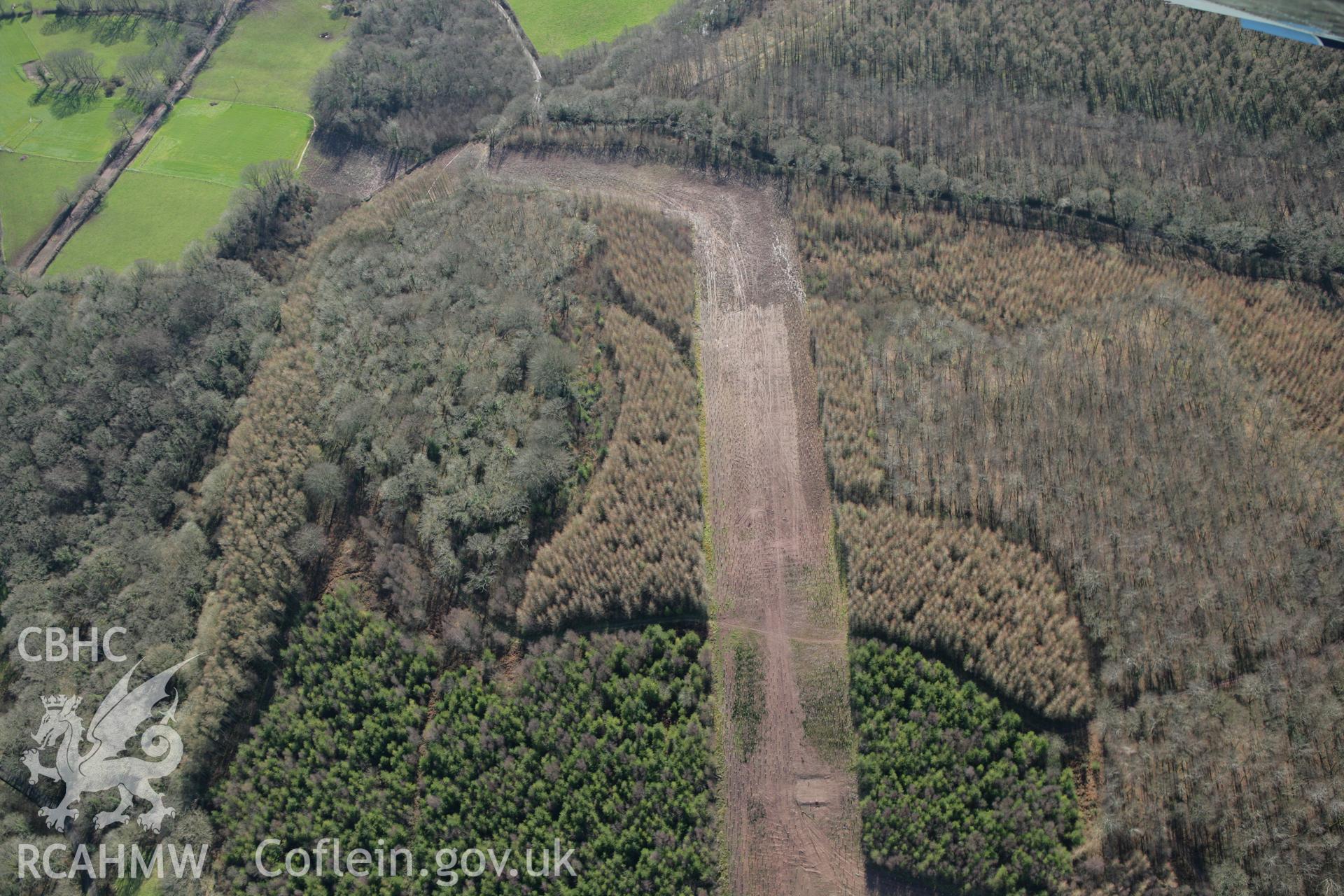 RCAHMW colour oblique photograph of Canaston Wood Camp. Taken by Toby Driver on 04/03/2008.