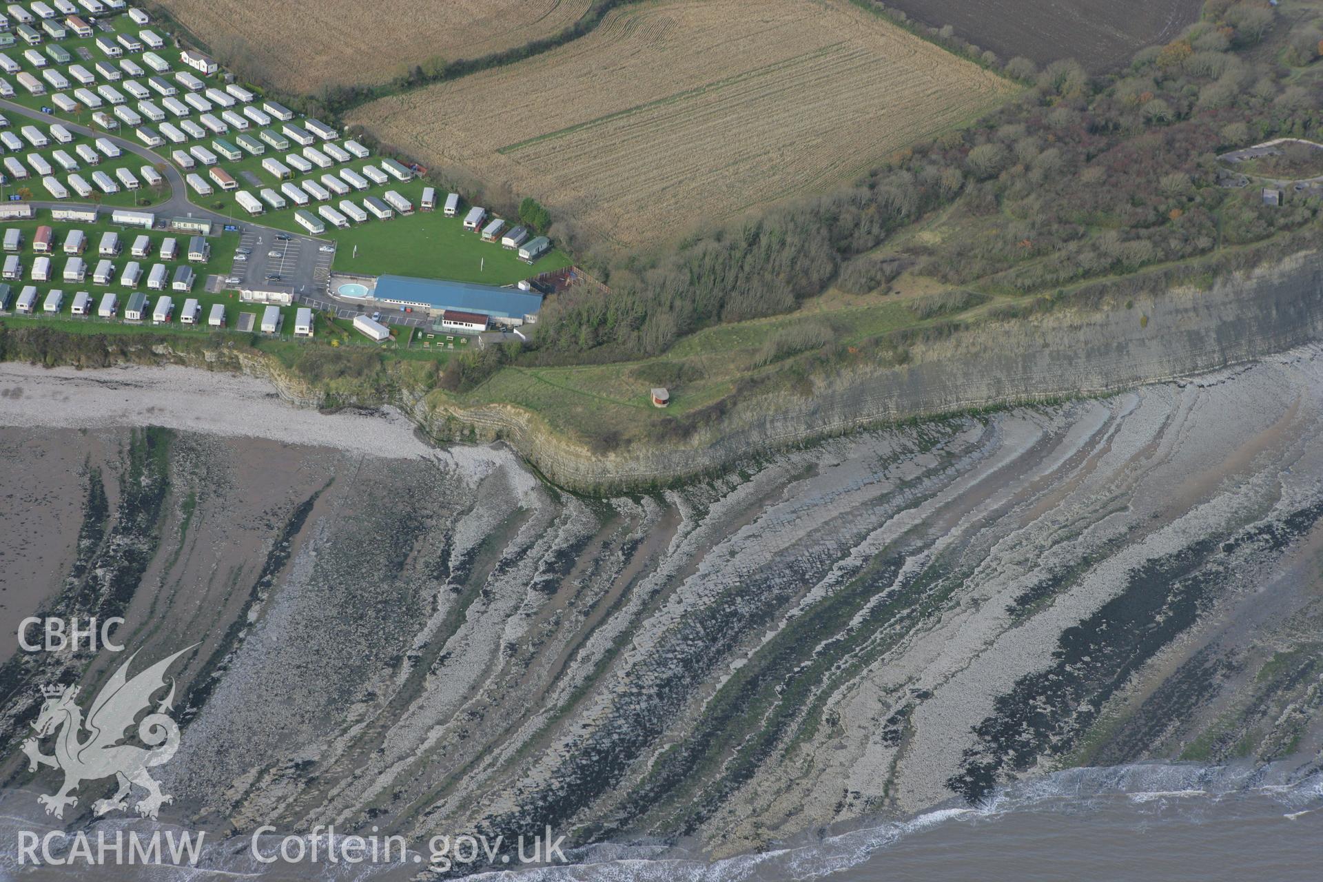 RCAHMW colour oblique photograph of St Mary's Well Bay Searchlight Battery. Taken by Toby Driver on 12/11/2008.