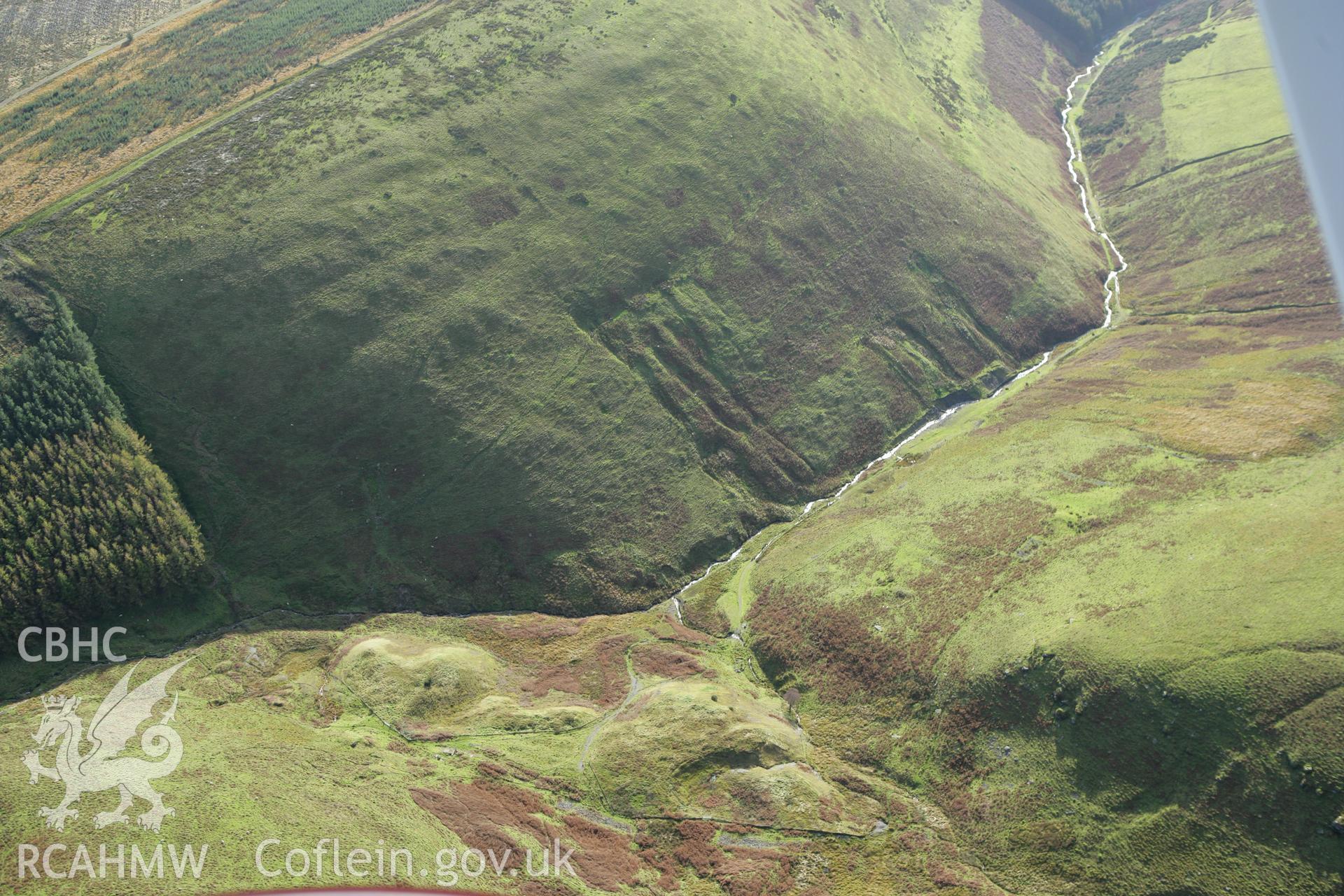 RCAHMW colour oblique photograph of Cwm-y-feuwch, building platforms. Taken by Toby Driver on 16/10/2008.