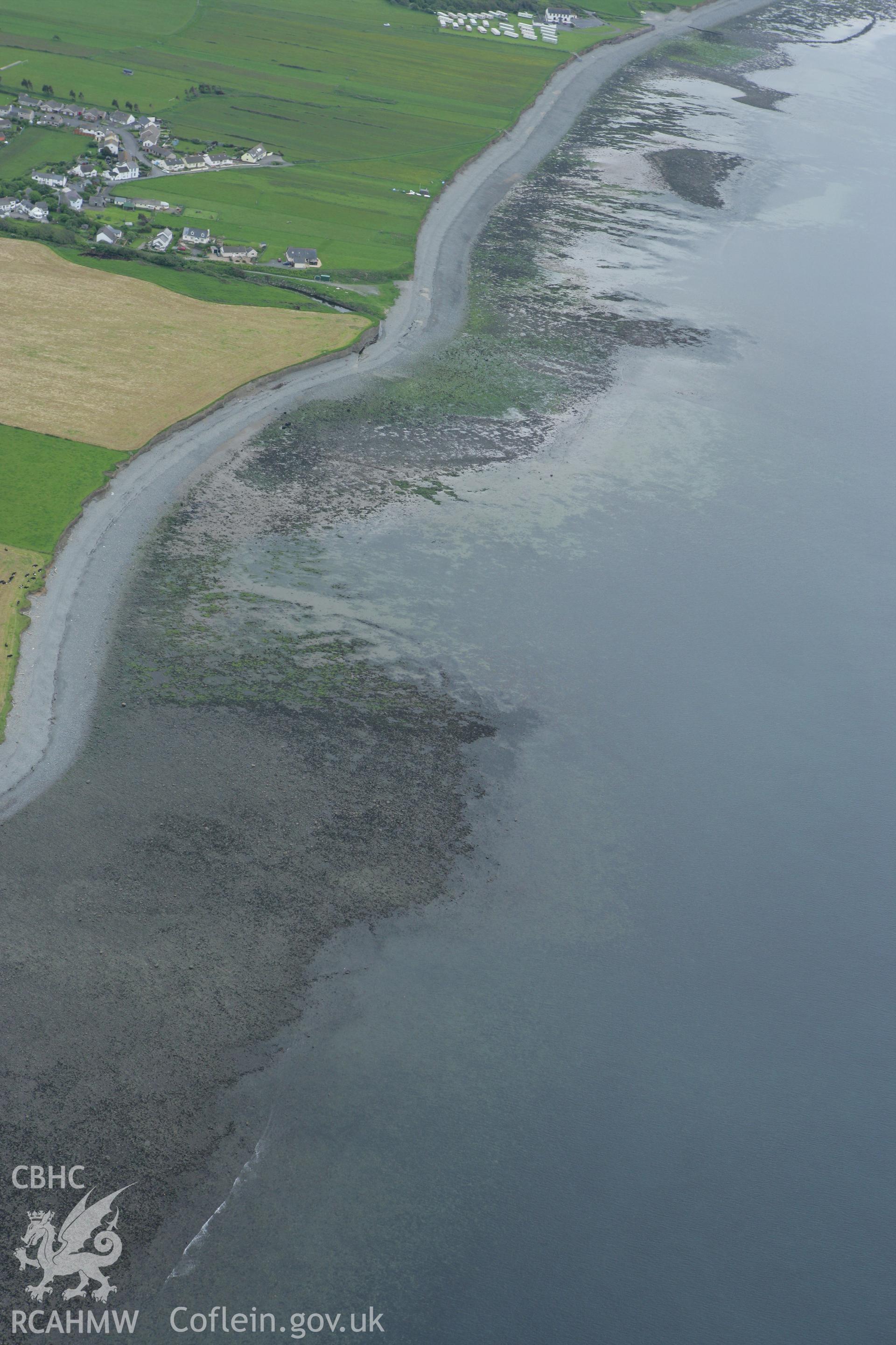 RCAHMW colour oblique photograph of Craiglas Fishtraps, Llanon. Taken by Toby Driver on 20/05/2008.