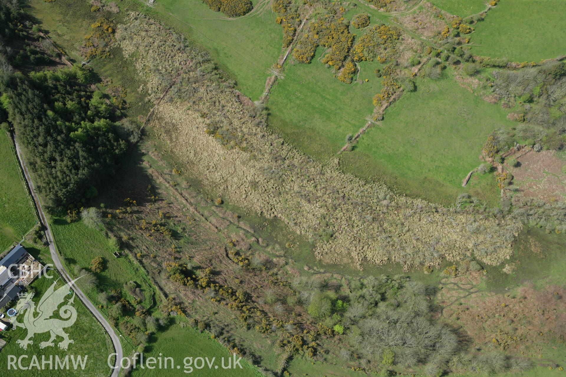 RCAHMW colour oblique photograph of Cwm-yr-esgyr, burnt mound. Taken by Toby Driver on 24/04/2008.