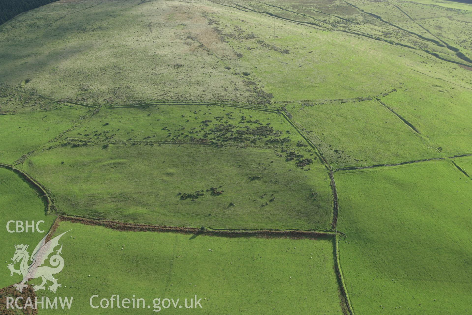 RCAHMW colour oblique photograph of Foel Fynyddau, Deserted Rural Settlement. Taken by Toby Driver on 16/10/2008.