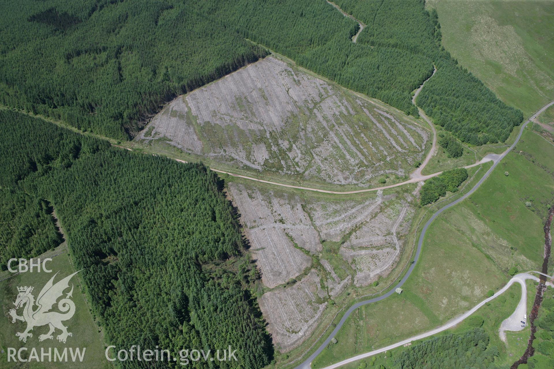 RCAHMW colour oblique photograph of Plas-y-Gors Roman Marching Camp. Taken by Toby Driver on 09/06/2008.