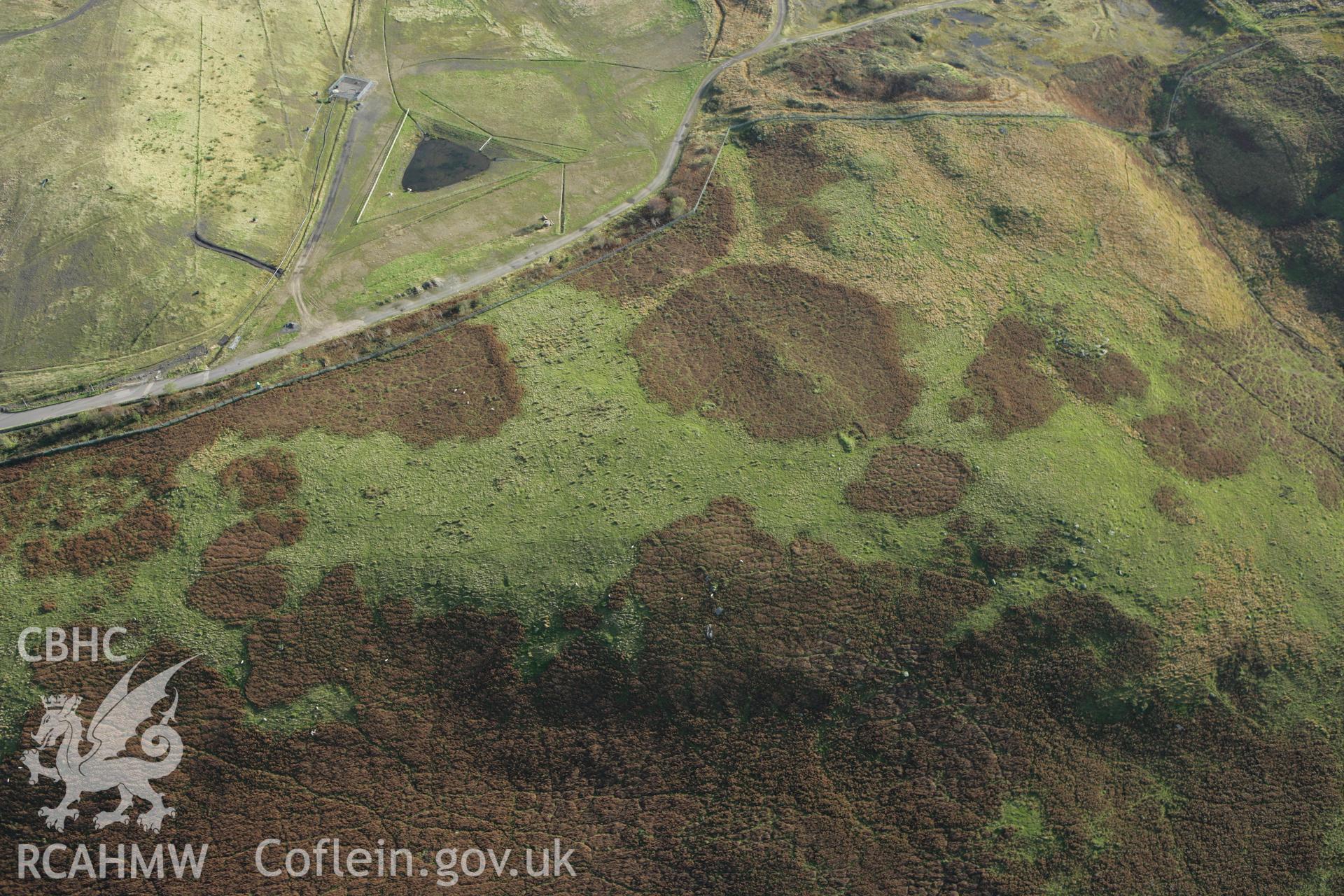 RCAHMW colour oblique photograph of Mynydd-y-Gelli Ring Cairn. Taken by Toby Driver on 16/10/2008.