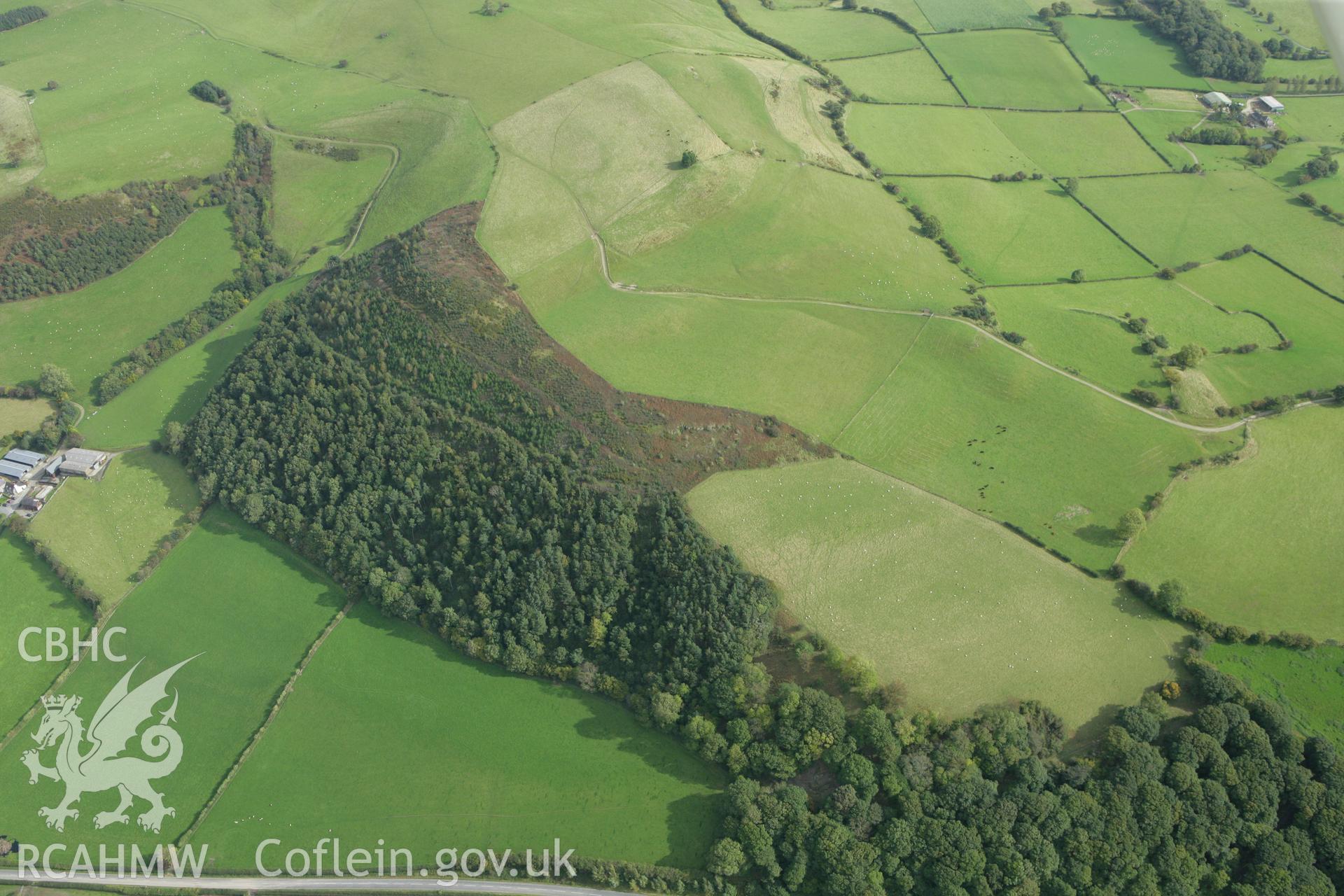 RCAHMW colour oblique photograph of Offa's Dyke, section 1125m SW of Gilfach Wood. Taken by Toby Driver on 10/10/2008.