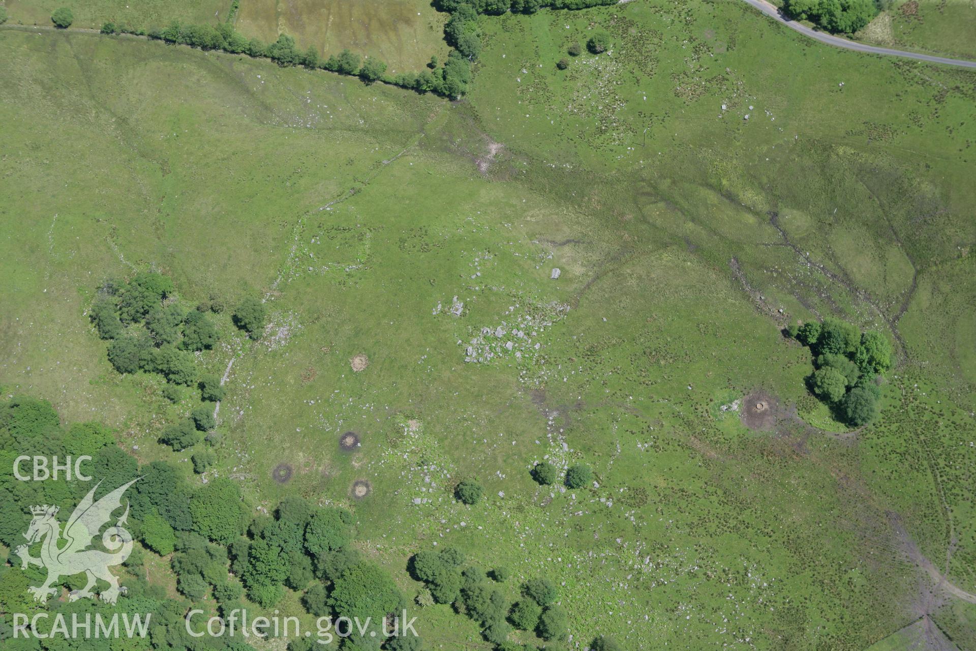 RCAHMW colour oblique photograph of Dyffryn Nedd Enclosure. Taken by Toby Driver on 09/06/2008.