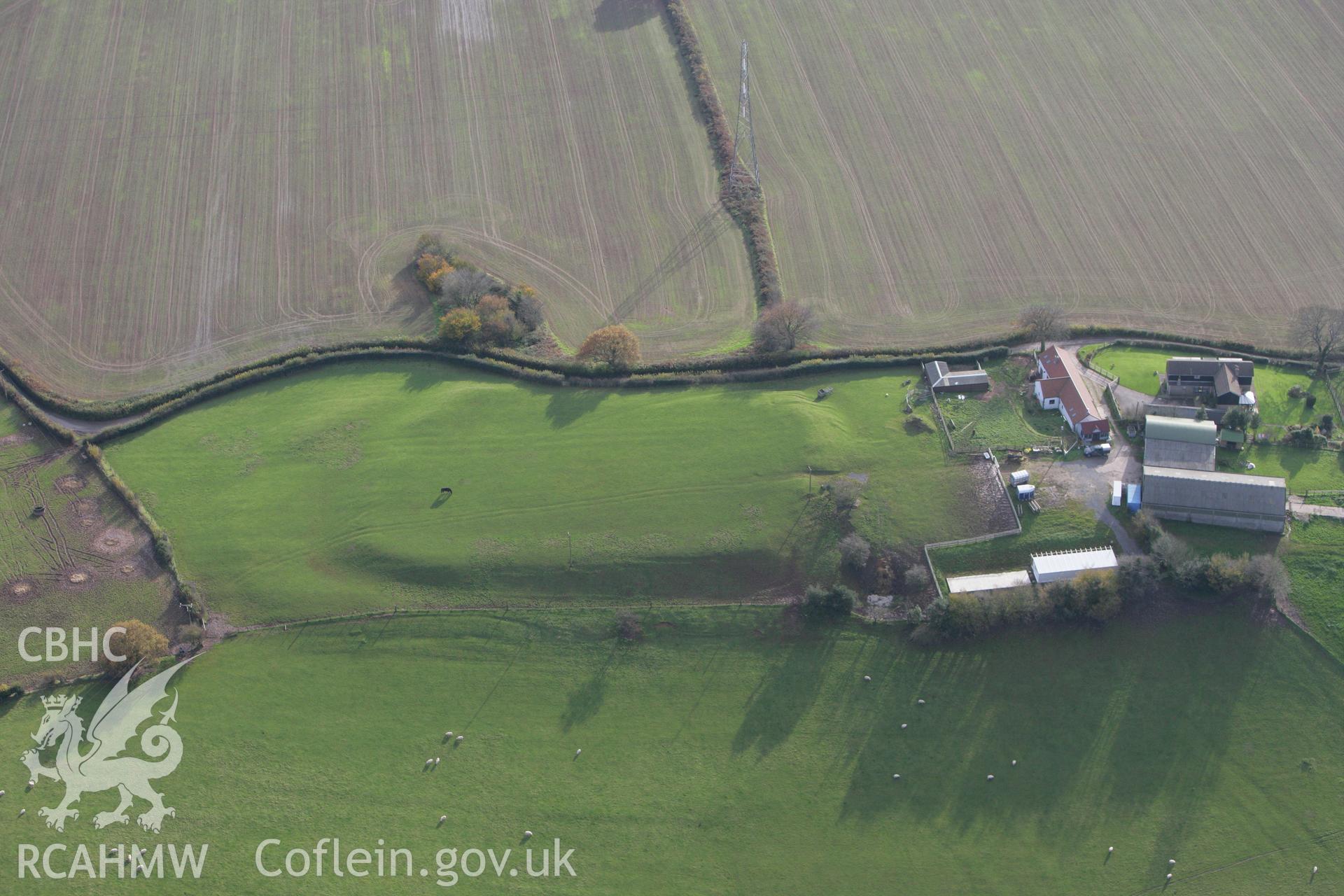 RCAHMW colour oblique photograph of Castle Field Camp, east of Craig-Llywn. Taken by Toby Driver on 12/11/2008.