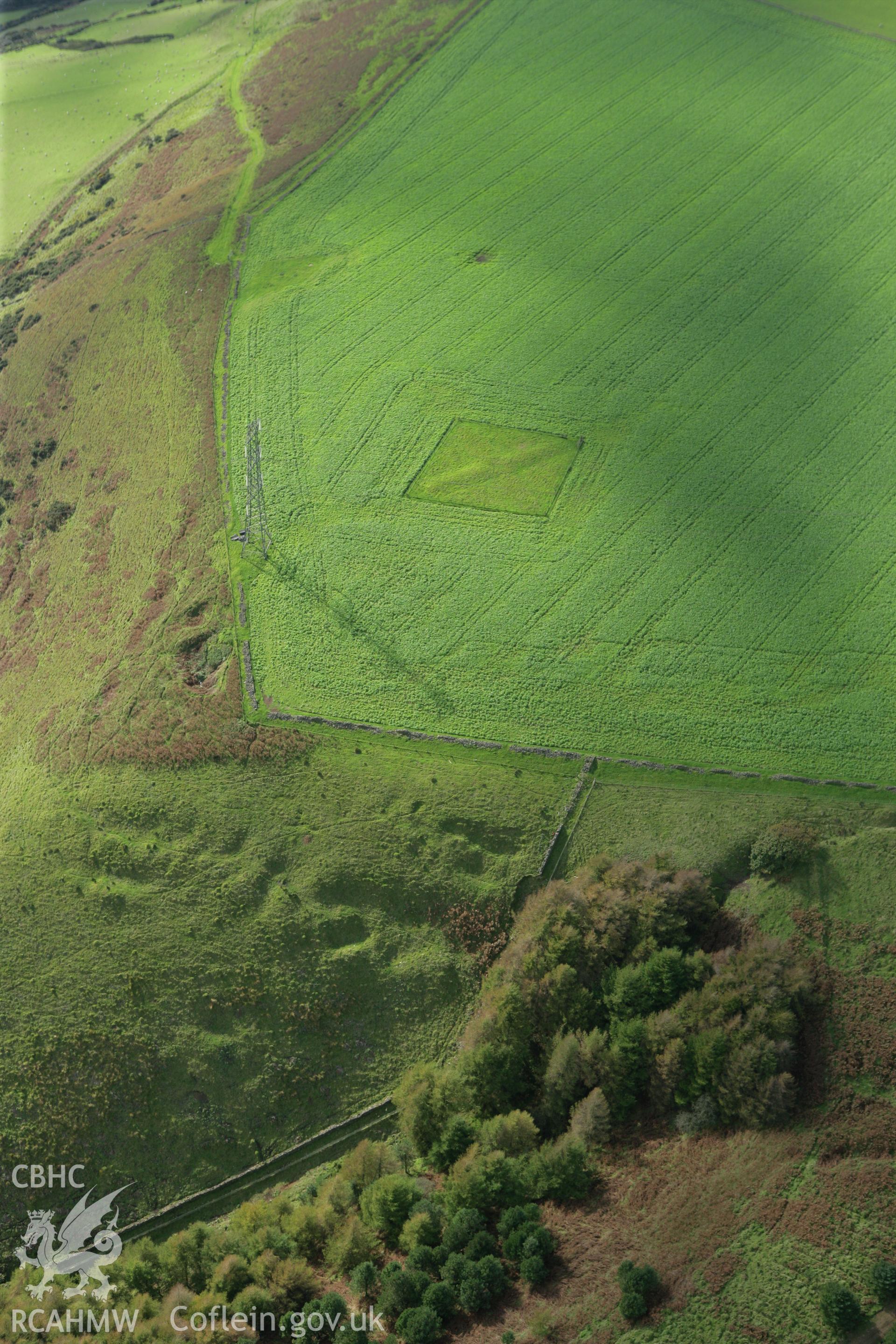 RCAHMW colour oblique photograph of Mynydd Brombil Earthen Cross. Taken by Toby Driver on 16/10/2008.