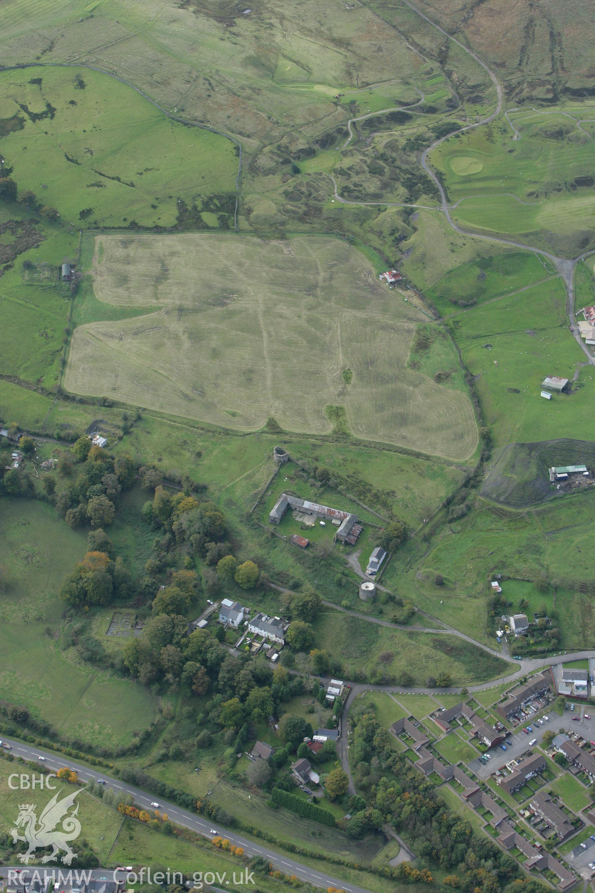 RCAHMW colour oblique photograph of Roundhouse Farm, Nantyglo. Taken by Toby Driver on 10/10/2008.