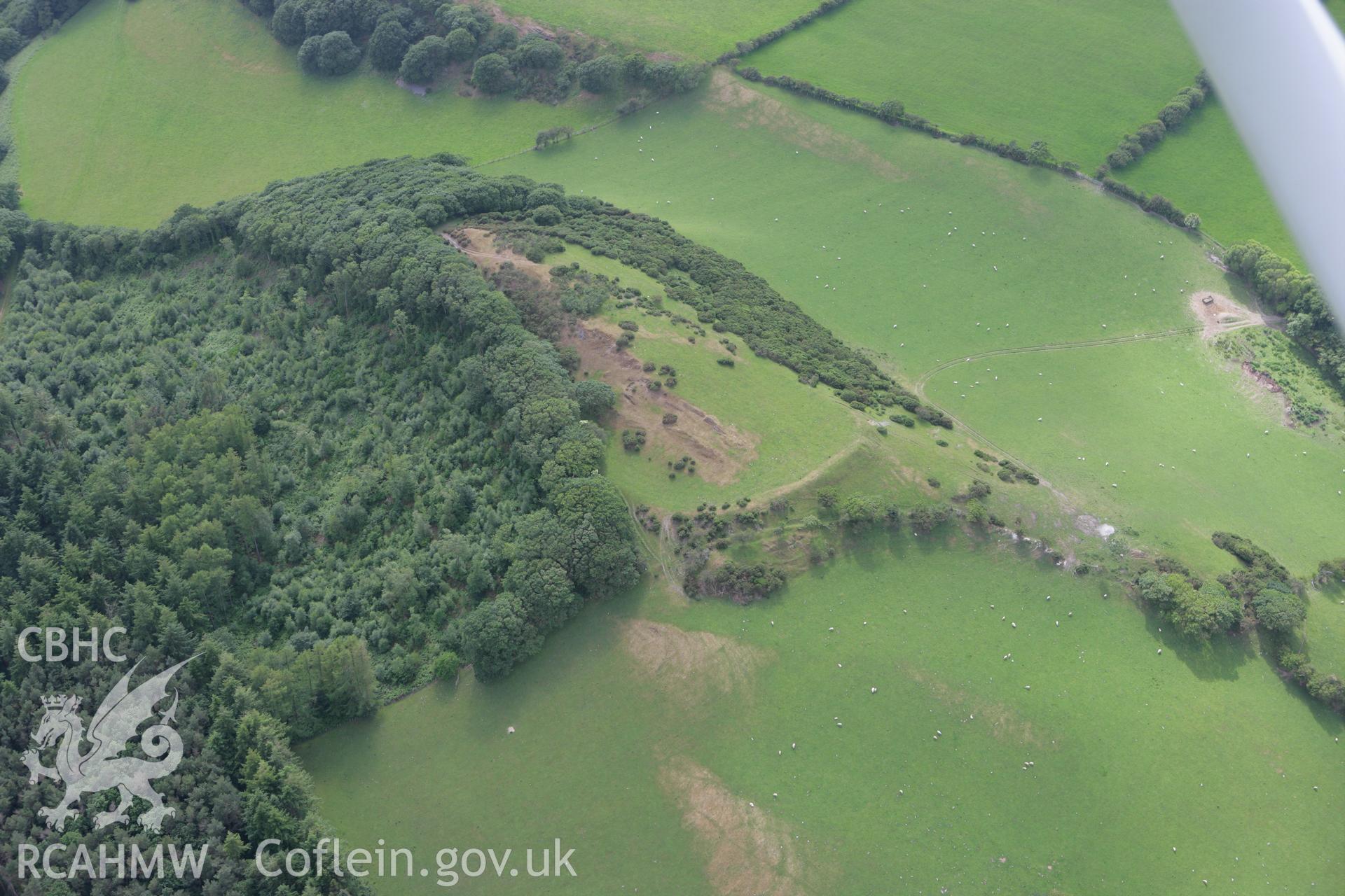 RCAHMW colour oblique photograph of Caer Allt-Goch. Taken by Toby Driver on 13/06/2008.