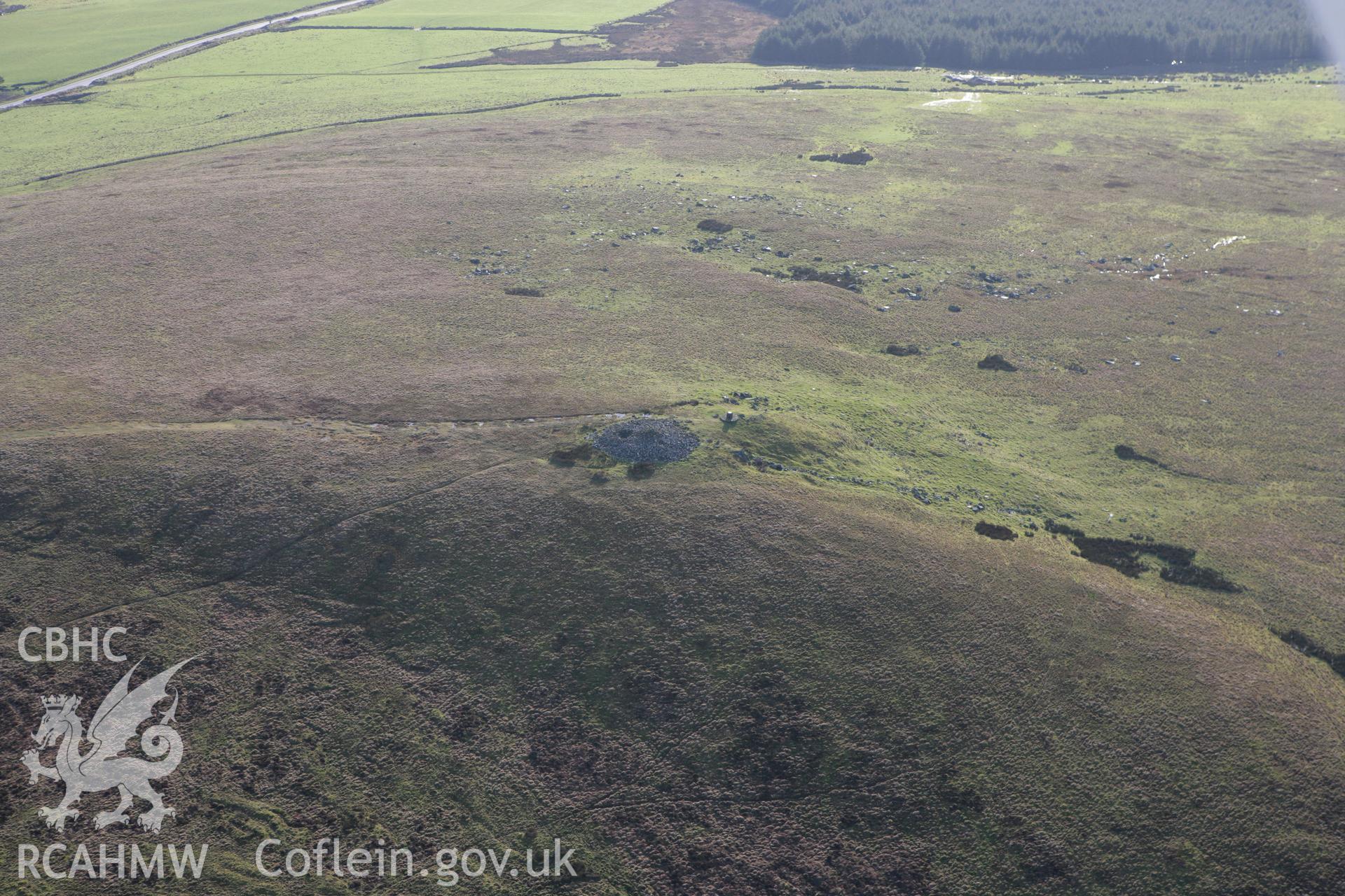 RCAHMW colour oblique photograph of Foel Eryr Cairn. Taken by Toby Driver on 15/12/2008.