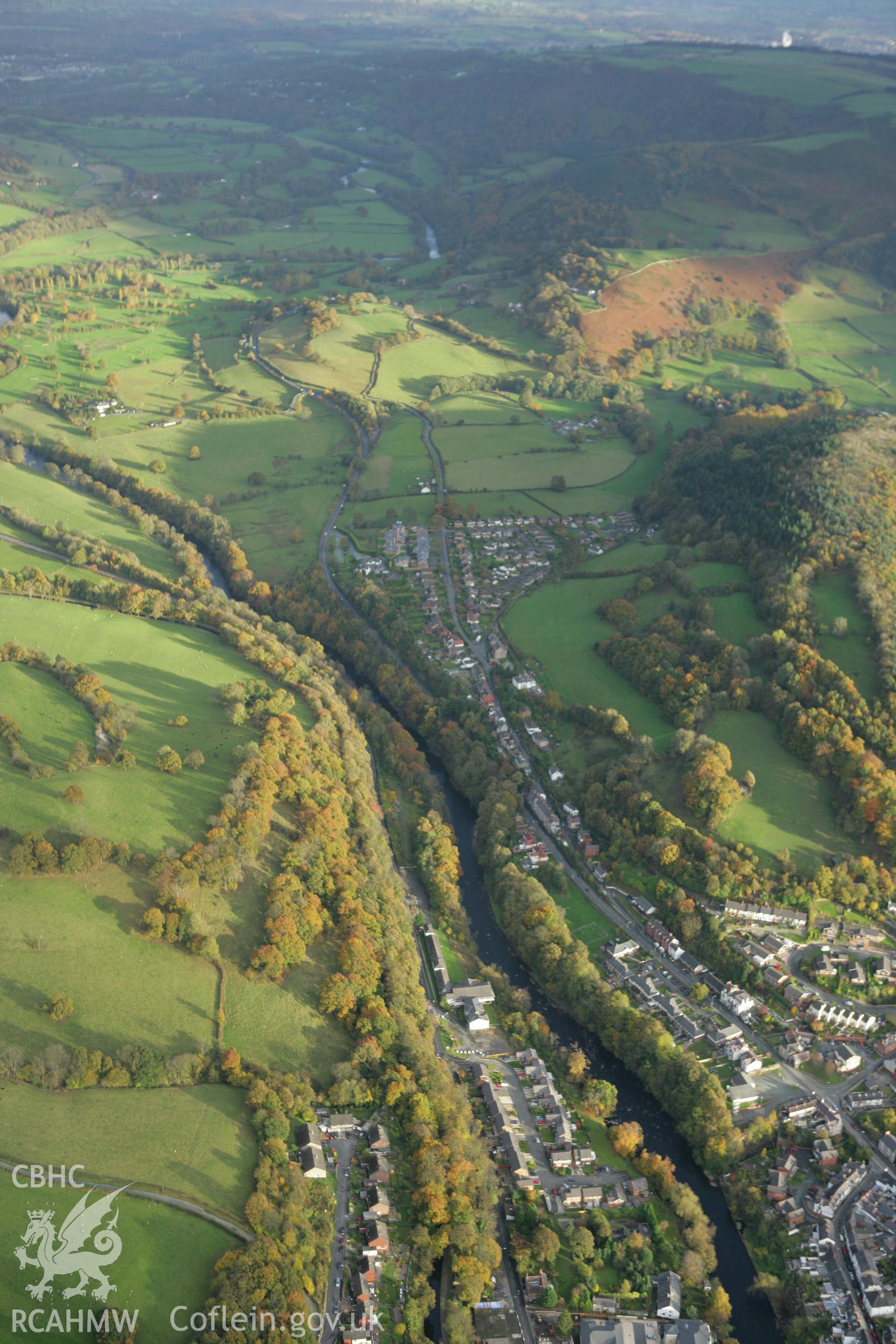 RCAHMW colour oblique photograph of Dee Valley east of Llangollen. Taken by Toby Driver on 30/10/2007.