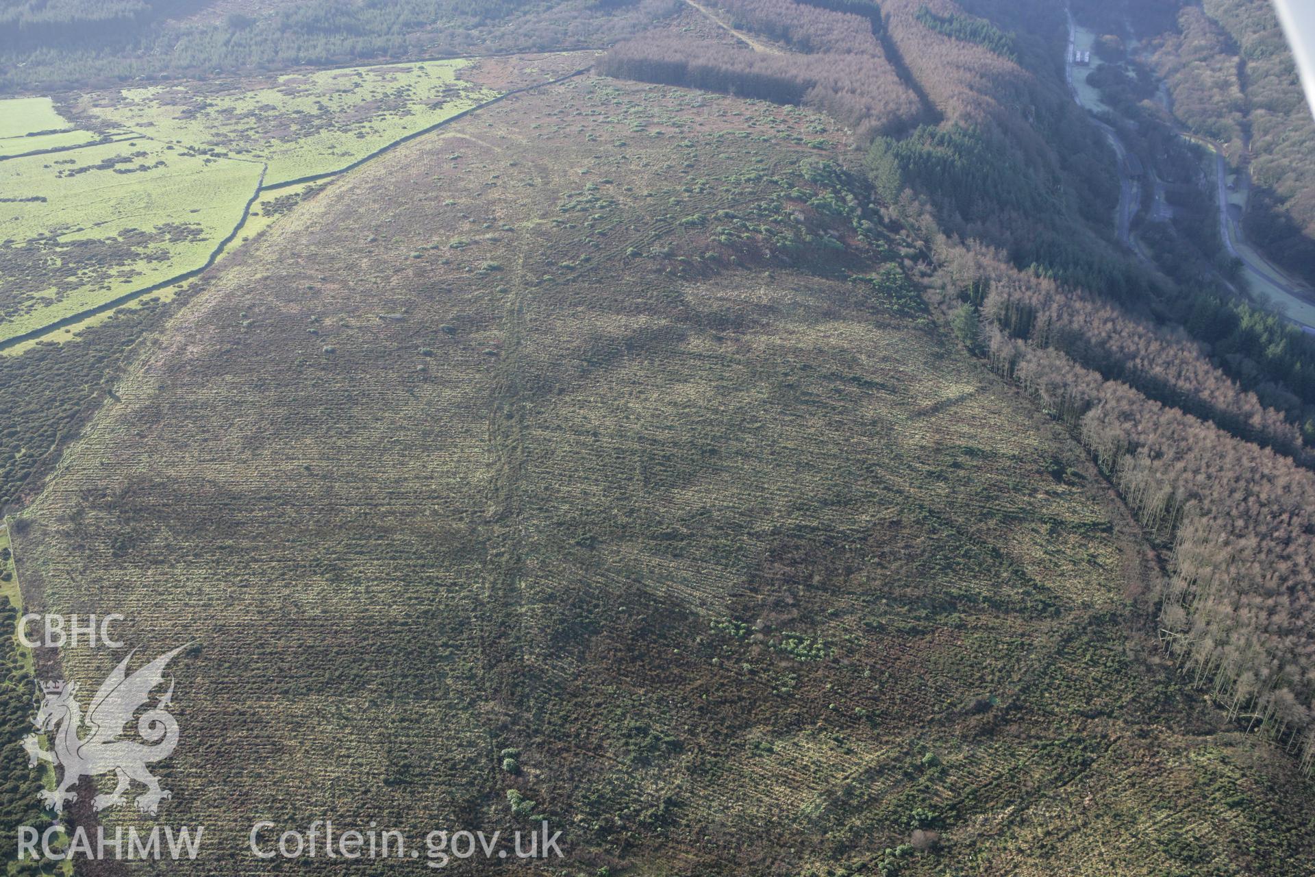 RCAHMW colour oblique photograph of Mynydd Graig-Lwyd landscape to the north of Fagwr-Fran Settlement Features and Field System. Taken by Toby Driver on 15/12/2008.