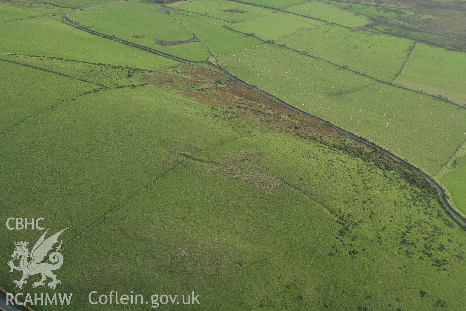 RCAHMW colour oblique photograph of Castell, Mynydd Morvil, enclosure, view from north. Taken by Toby Driver on 06/11/2007.