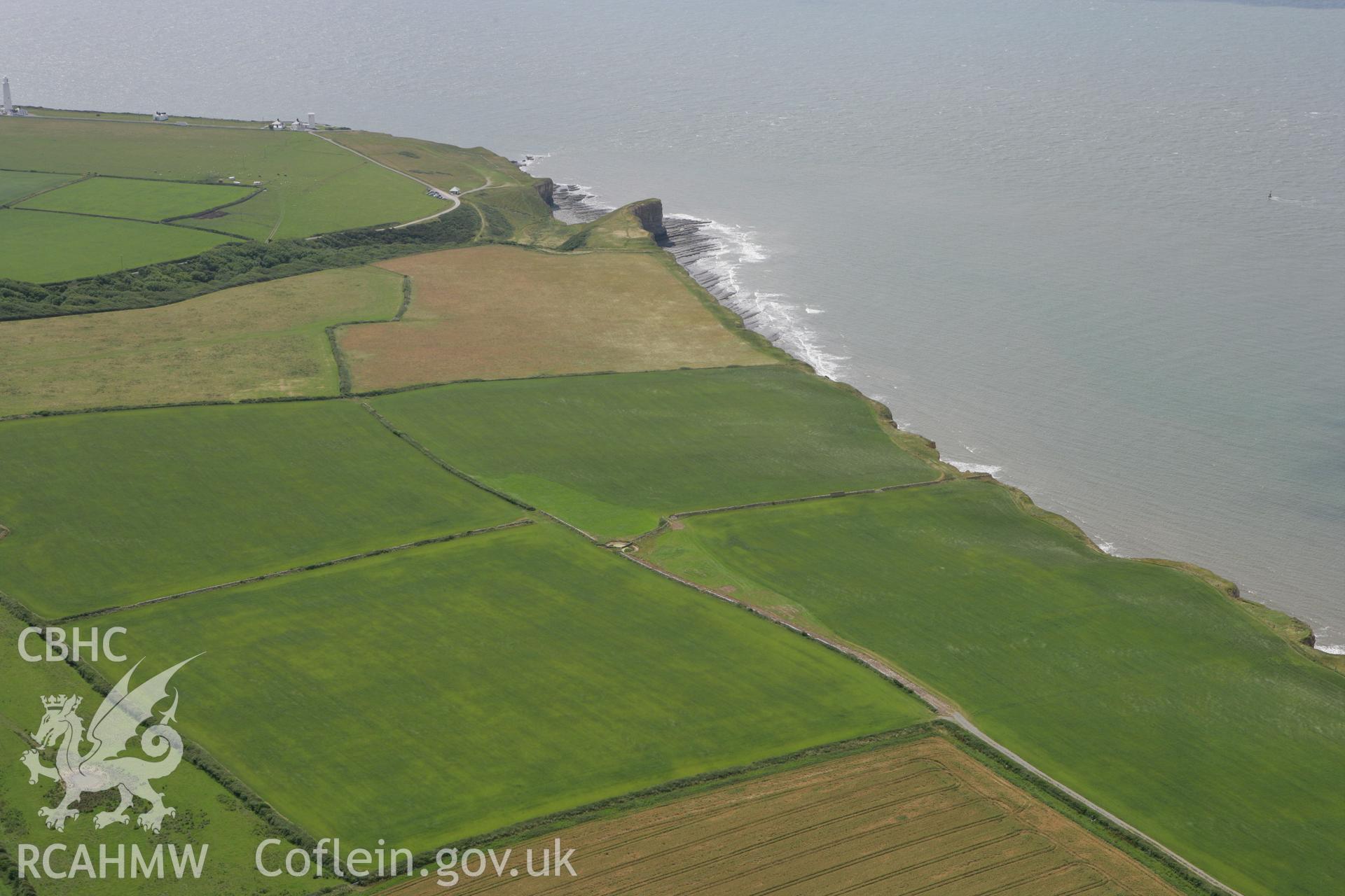 RCAHMW colour oblique photograph of Nash Point Promontory Fort. Taken by Toby Driver on 21/07/2008.