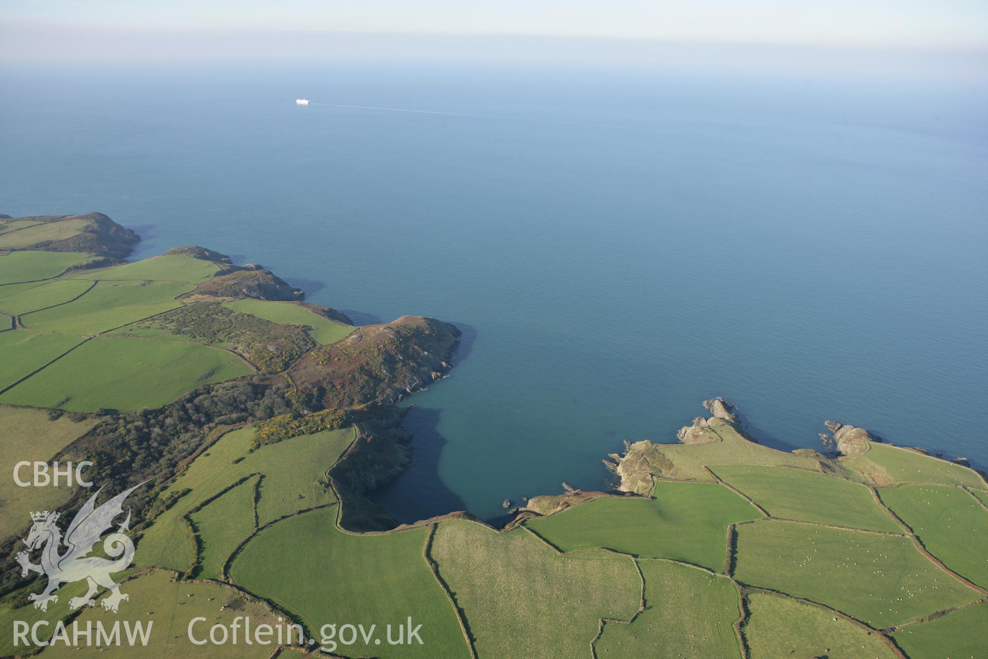 RCAHMW colour oblique photograph of Carregwastad point;Carreg Wastad, near Llandwnda. Taken by Toby Driver on 23/10/2007.