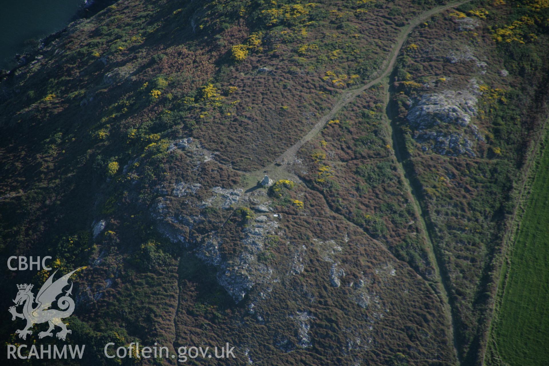 RCAHMW colour oblique photograph of Carreg Goffa, Carregwastad point;Carreg Wastad. Taken by Toby Driver on 23/10/2007.