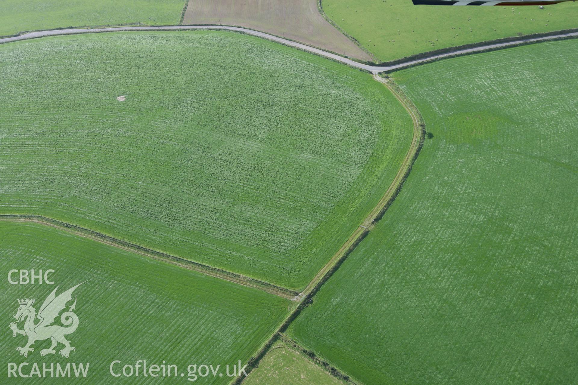 RCAHMW colour oblique photograph of Rhos Goch, Cairn, Penrhydd. Taken by Toby Driver on 11/09/2007.