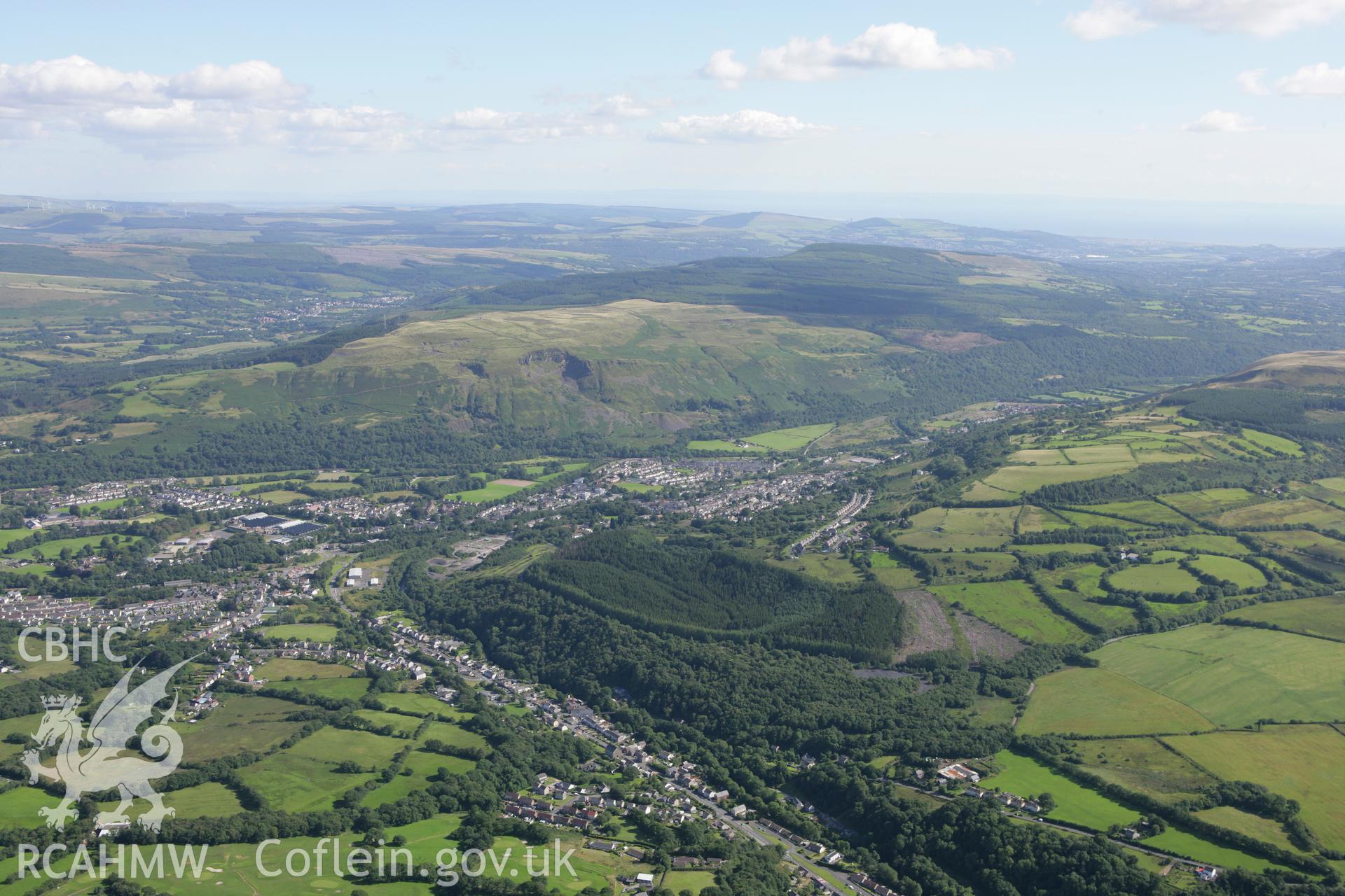 RCAHMW colour oblique aerial photograph of Ystalyfera Aqueduct and Weir, Swansea Canal, from the west. Taken on 30 July 2007 by Toby Driver