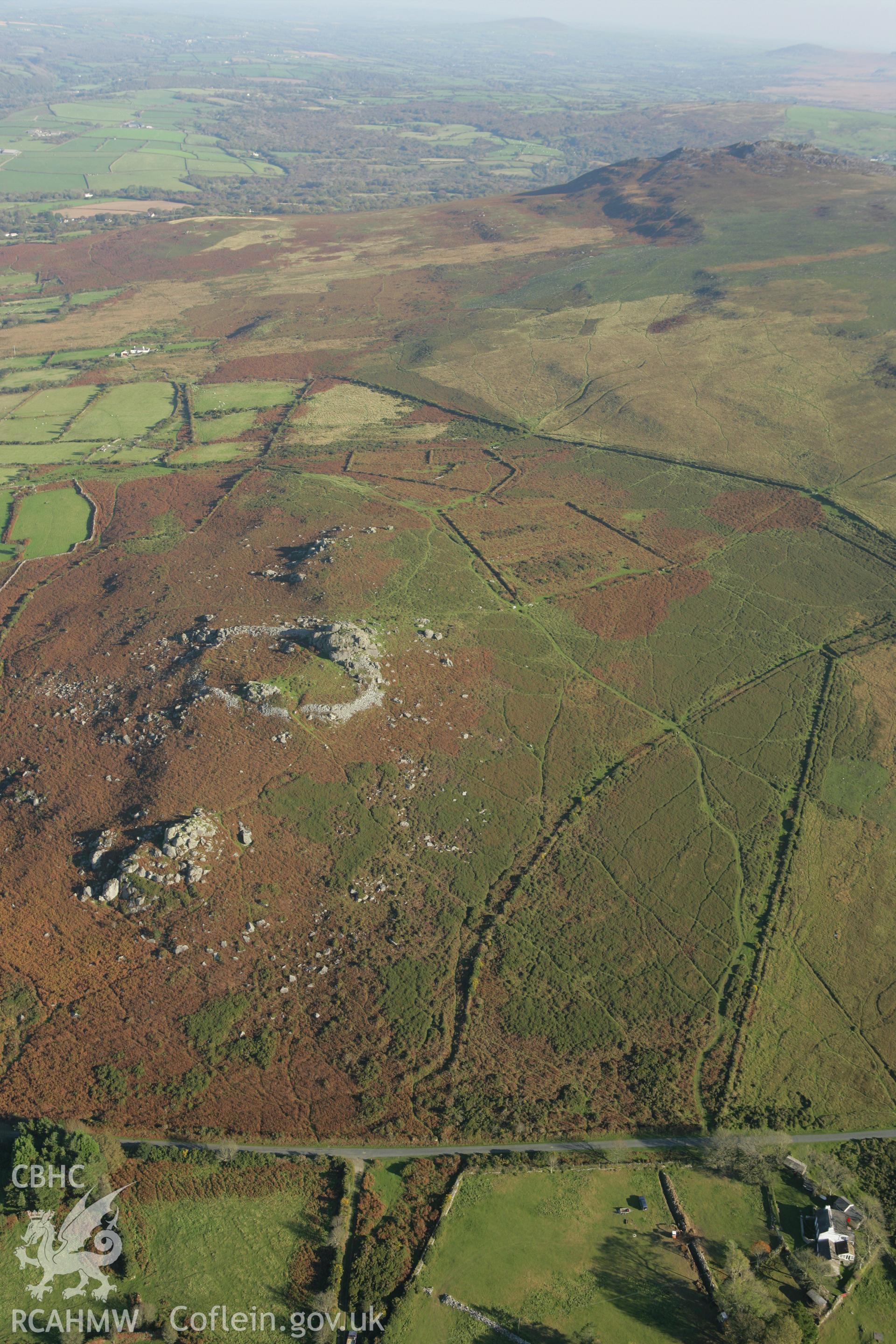 RCAHMW colour oblique photograph of Carn Ffoi settlement; Carn Ffoi. Taken by Toby Driver on 23/10/2007.