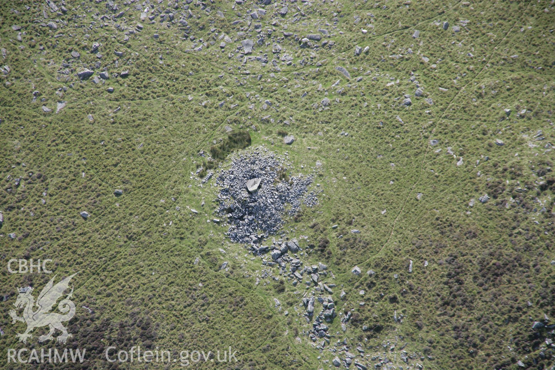 RCAHMW colour oblique photograph of Carn Menyn Cairn. Taken by Toby Driver on 11/09/2007.