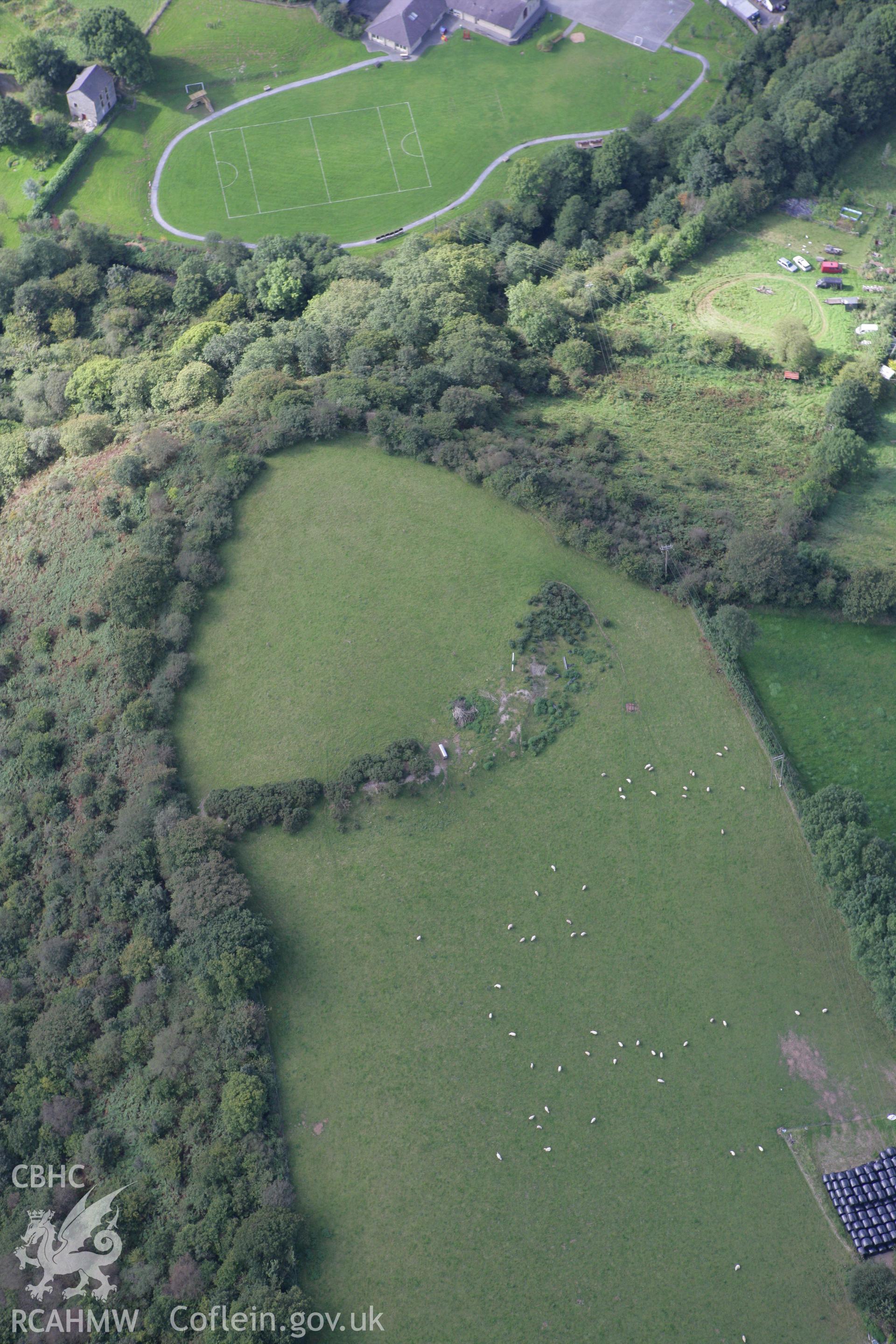 RCAHMW colour oblique photograph of Castell, Banc. Taken by Toby Driver on 11/09/2007.