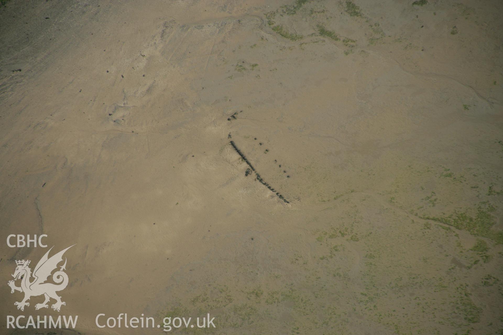 RCAHMW colour oblique photograph of Traeth Maelgwyn, Leri channel and wreck. Taken by Toby Driver on 08/10/2007.