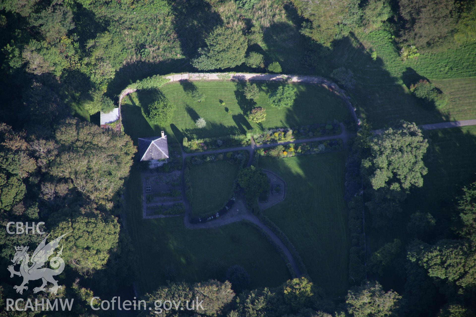 RCAHMW colour oblique aerial photograph of Cefnamwch House. Taken on 06 September 2007 by Toby Driver