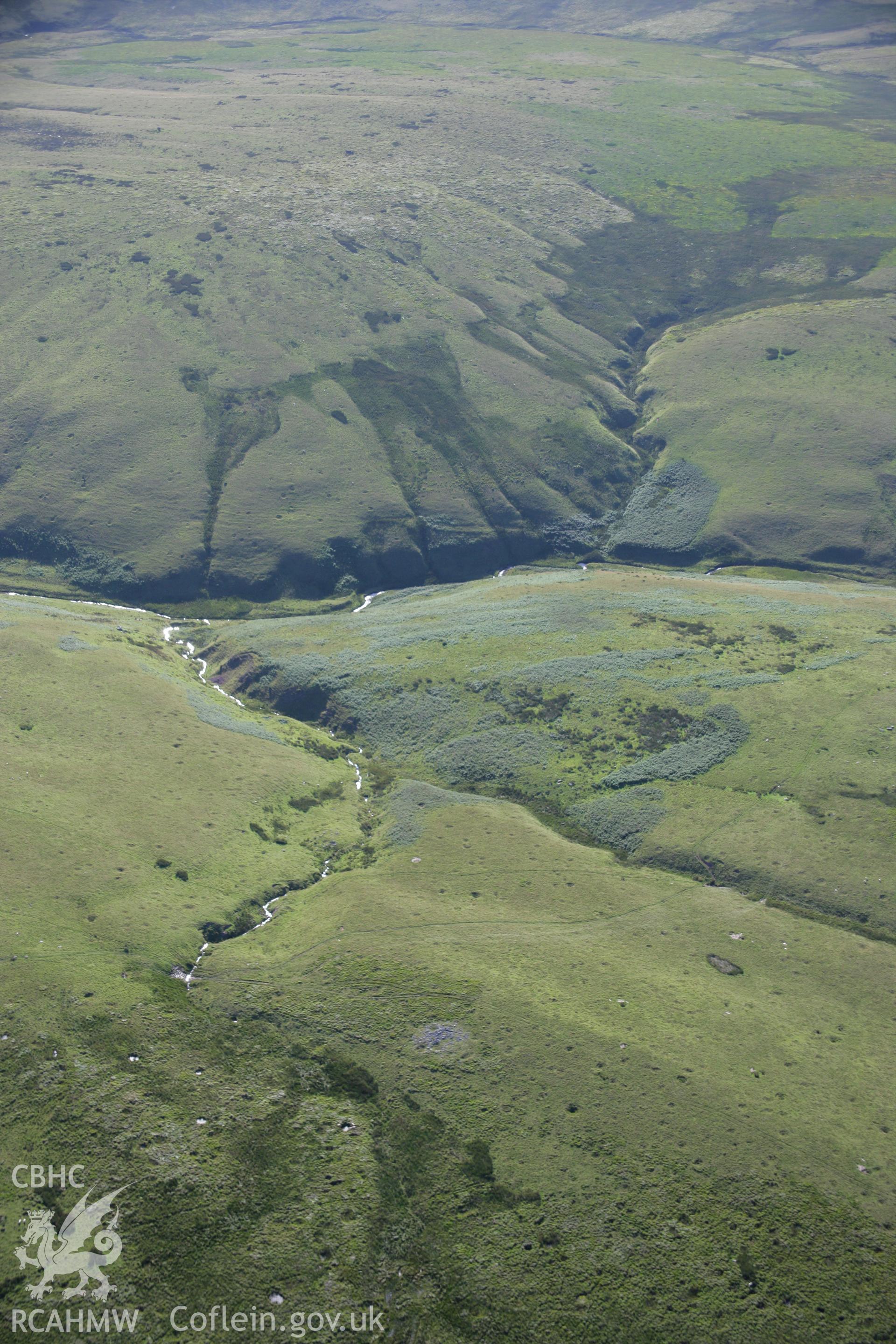 RCAHMW colour oblique aerial photograph of Garn Wen. Taken on 08 August 2007 by Toby Driver