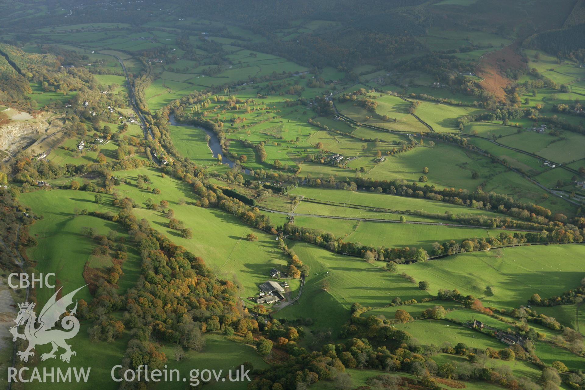 RCAHMW colour oblique photograph of Llangollen Canal at Llanddyn. Taken by Toby Driver on 30/10/2007.