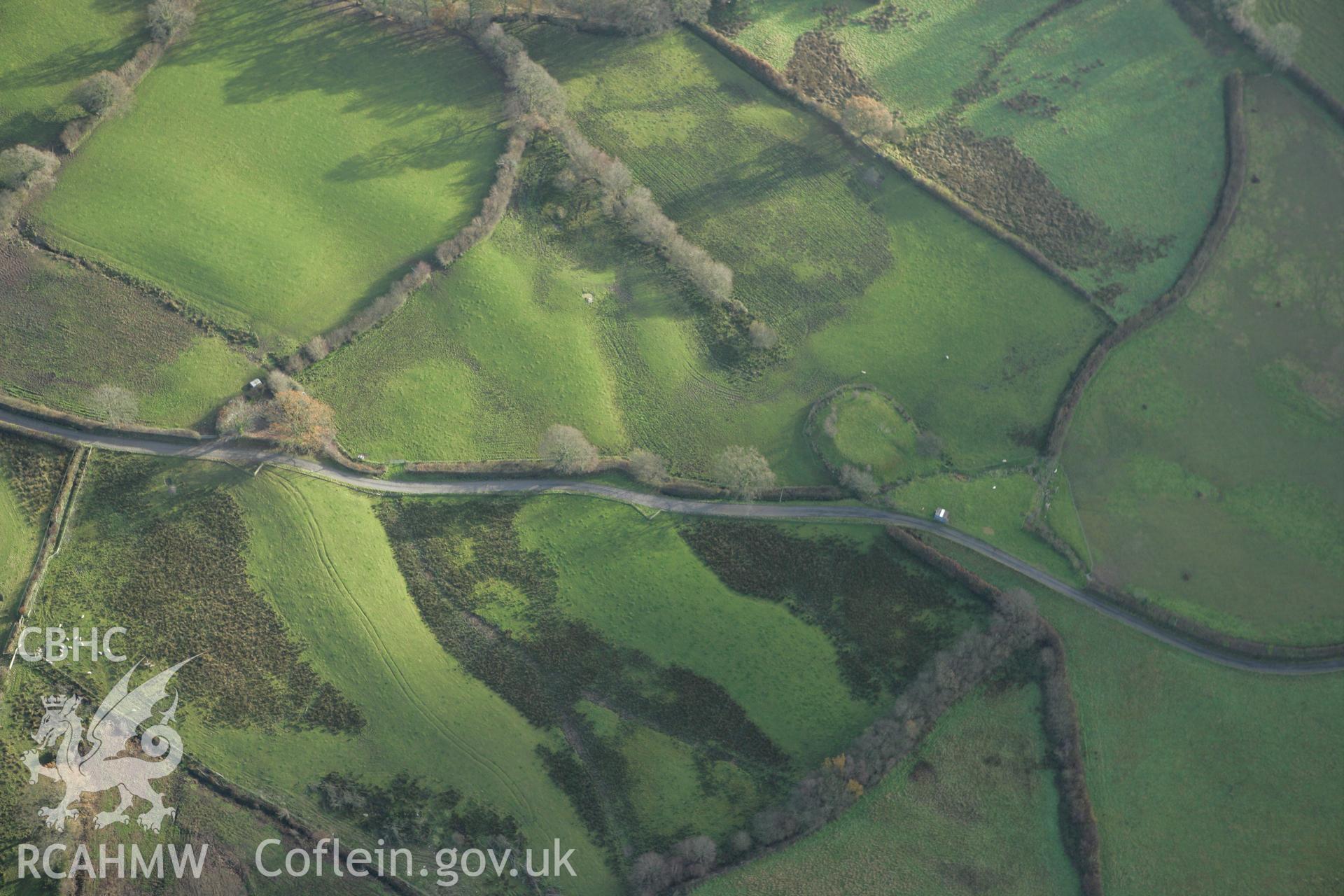 RCAHMW colour oblique photograph of Castell Llwyn Bedw. Taken by Toby Driver on 29/11/2007.