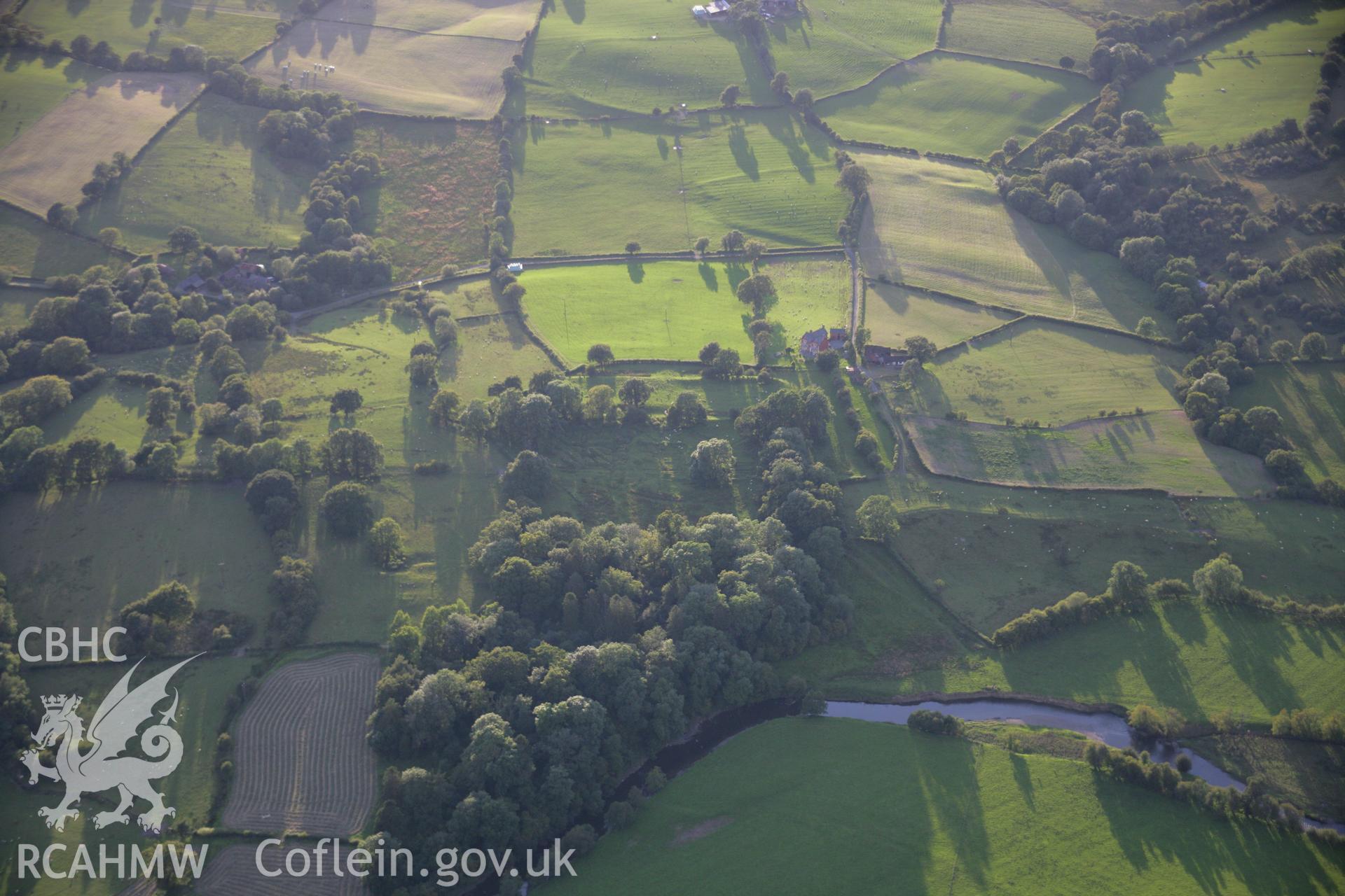 RCAHMW colour oblique photograph of Castell Collen. Taken by Toby Driver on 08/08/2007.