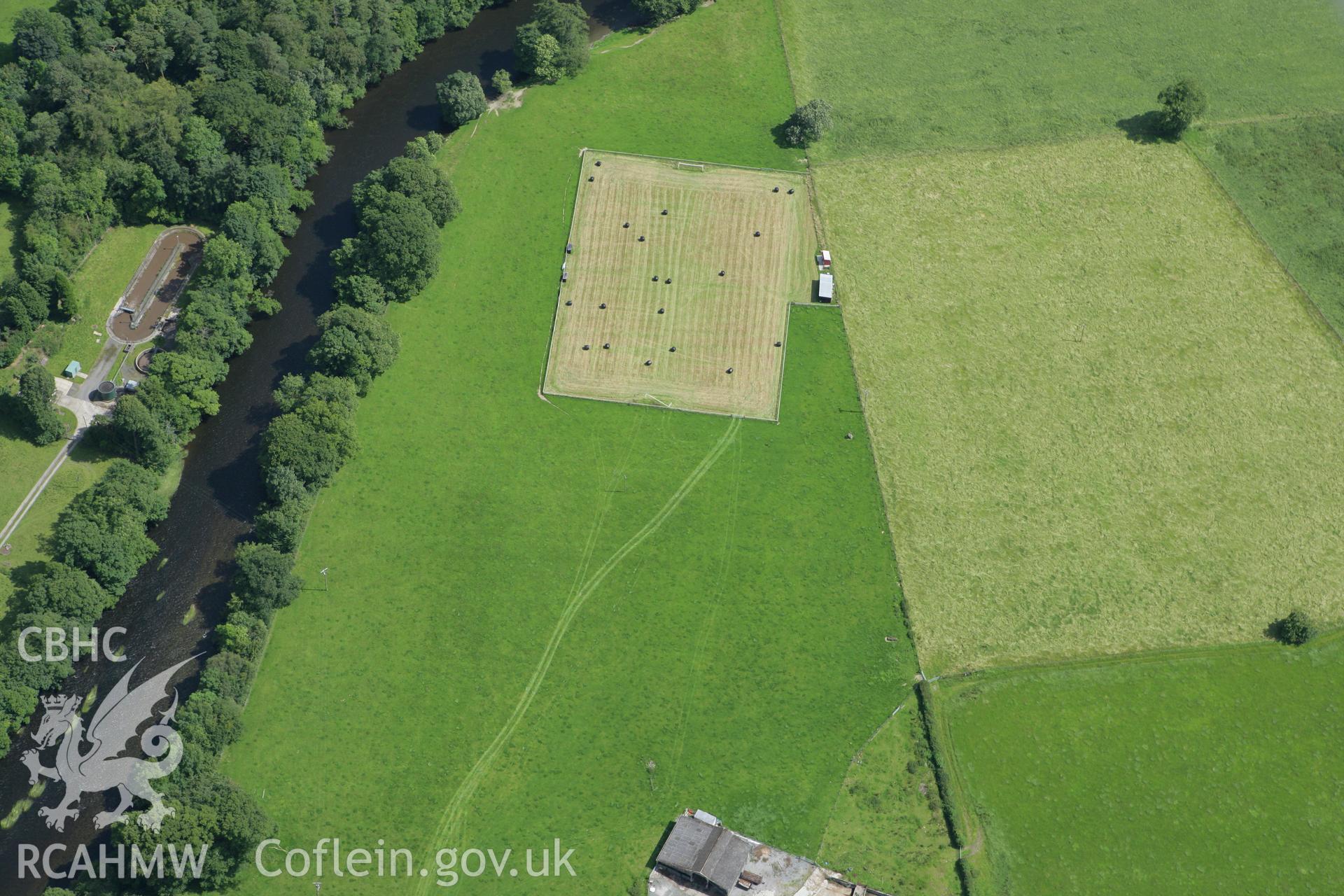 RCAHMW colour oblique aerial photograph of Newbridge on Wye Standing Stone. Taken on 09 July 2007 by Toby Driver