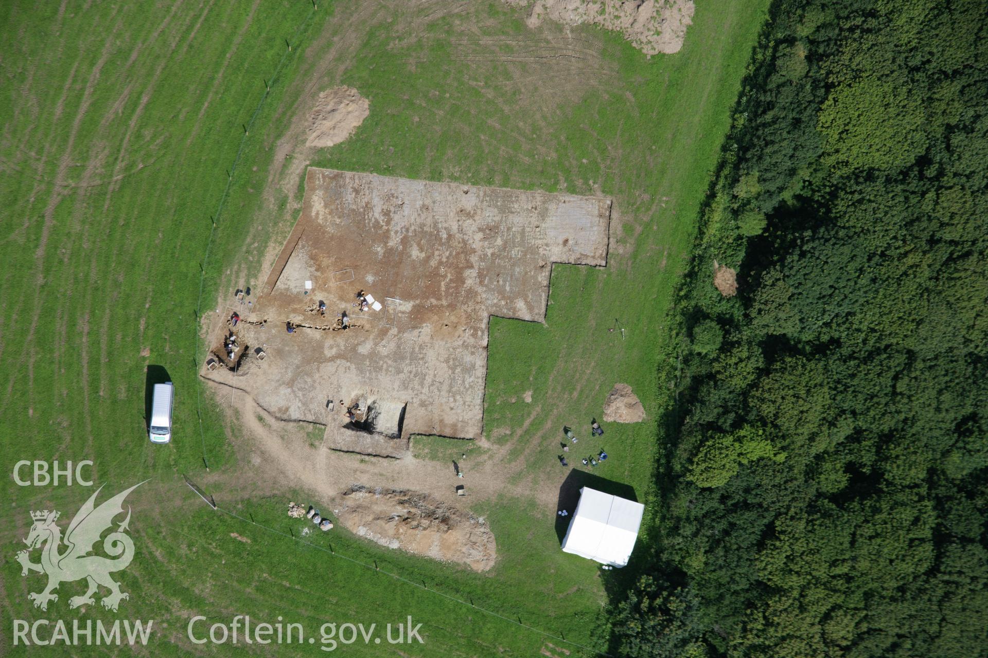 RCAHMW colour oblique photograph of Berry Hill Wood, promontory fort. Taken by Toby Driver on 01/08/2007.