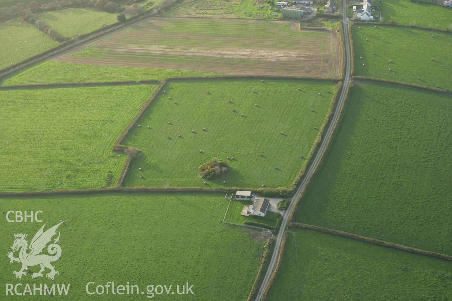 RCAHMW colour oblique photograph of Castell-y-fran. Taken by Toby Driver on 06/11/2007.