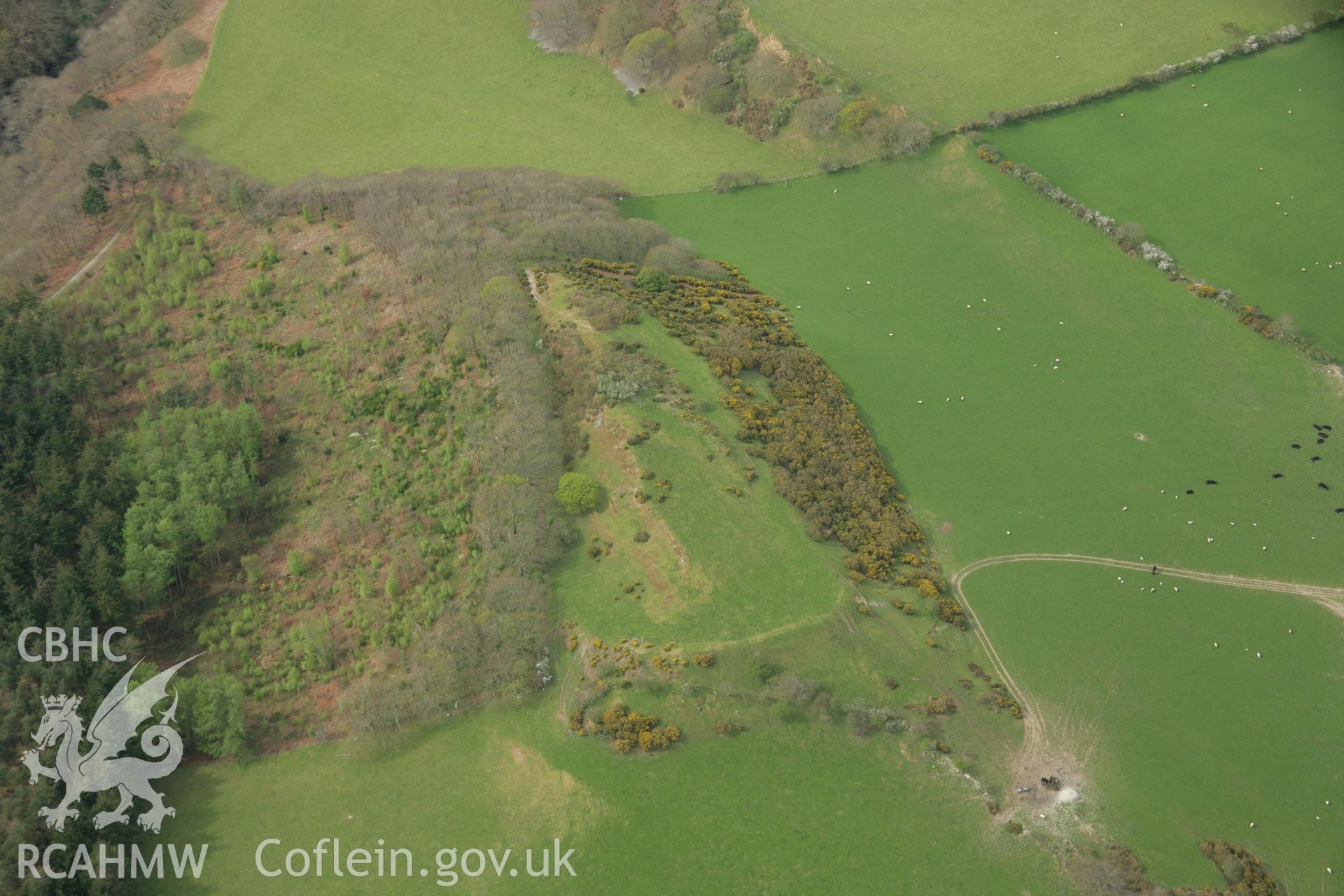 RCAHMW colour oblique aerial photograph of Caer Allt-Goch. Taken on 17 April 2007 by Toby Driver