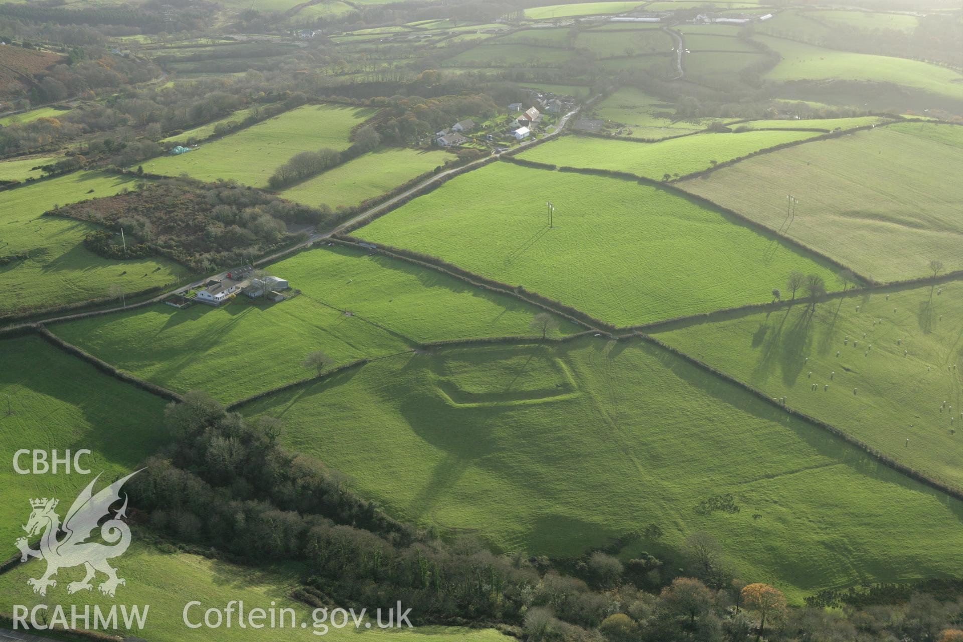 RCAHMW colour oblique photograph of Bryn Cywyn enclosure. Taken by Toby Driver on 29/11/2007.