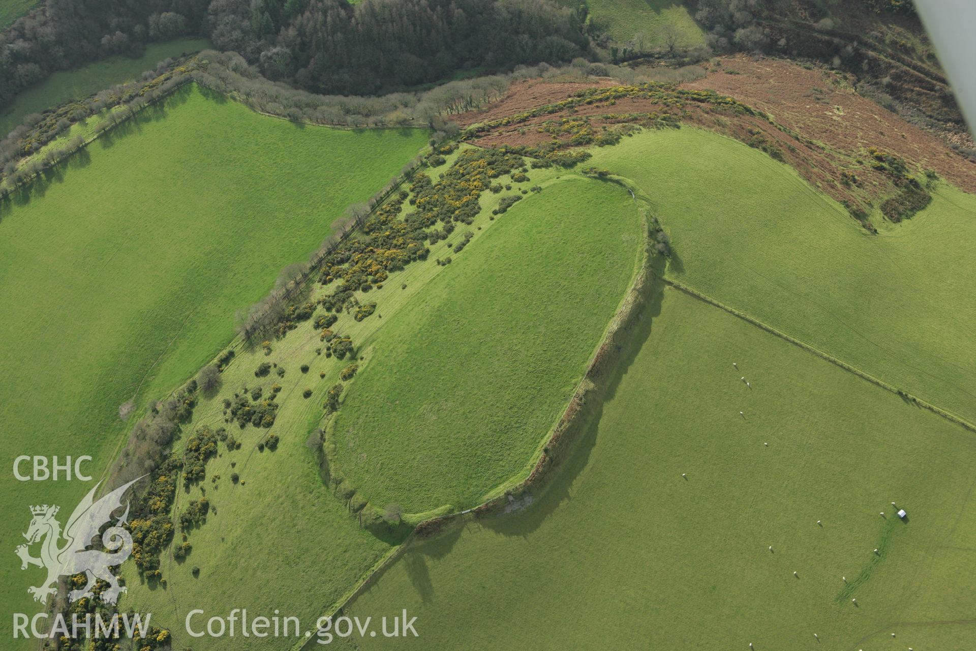 RCAHMW colour oblique photograph of Castell Moeddyn, hillfort. Taken by Toby Driver on 29/11/2007.