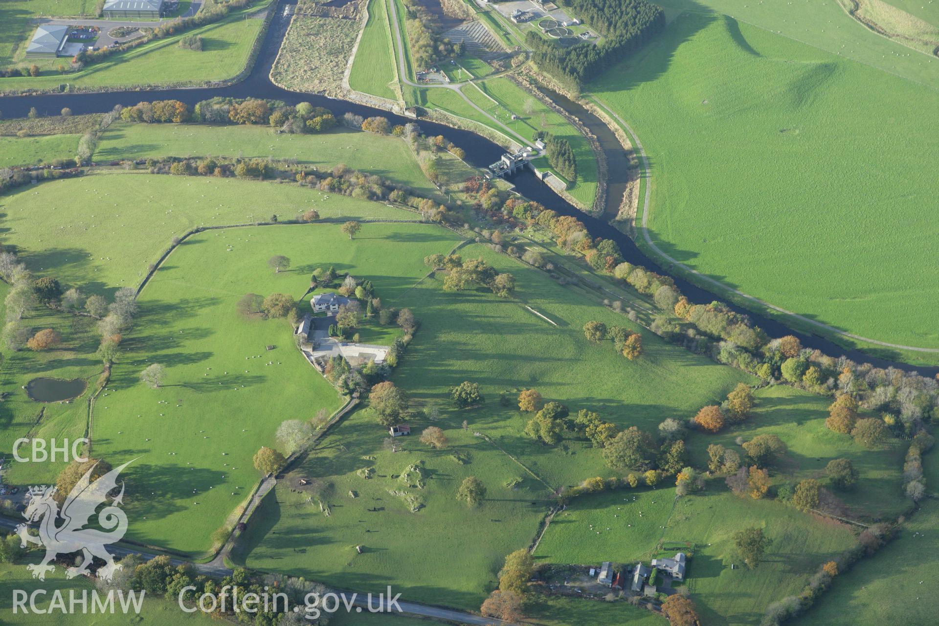 RCAHMW colour oblique photograph of Bala Junction, general view. Taken by Toby Driver on 30/10/2007.