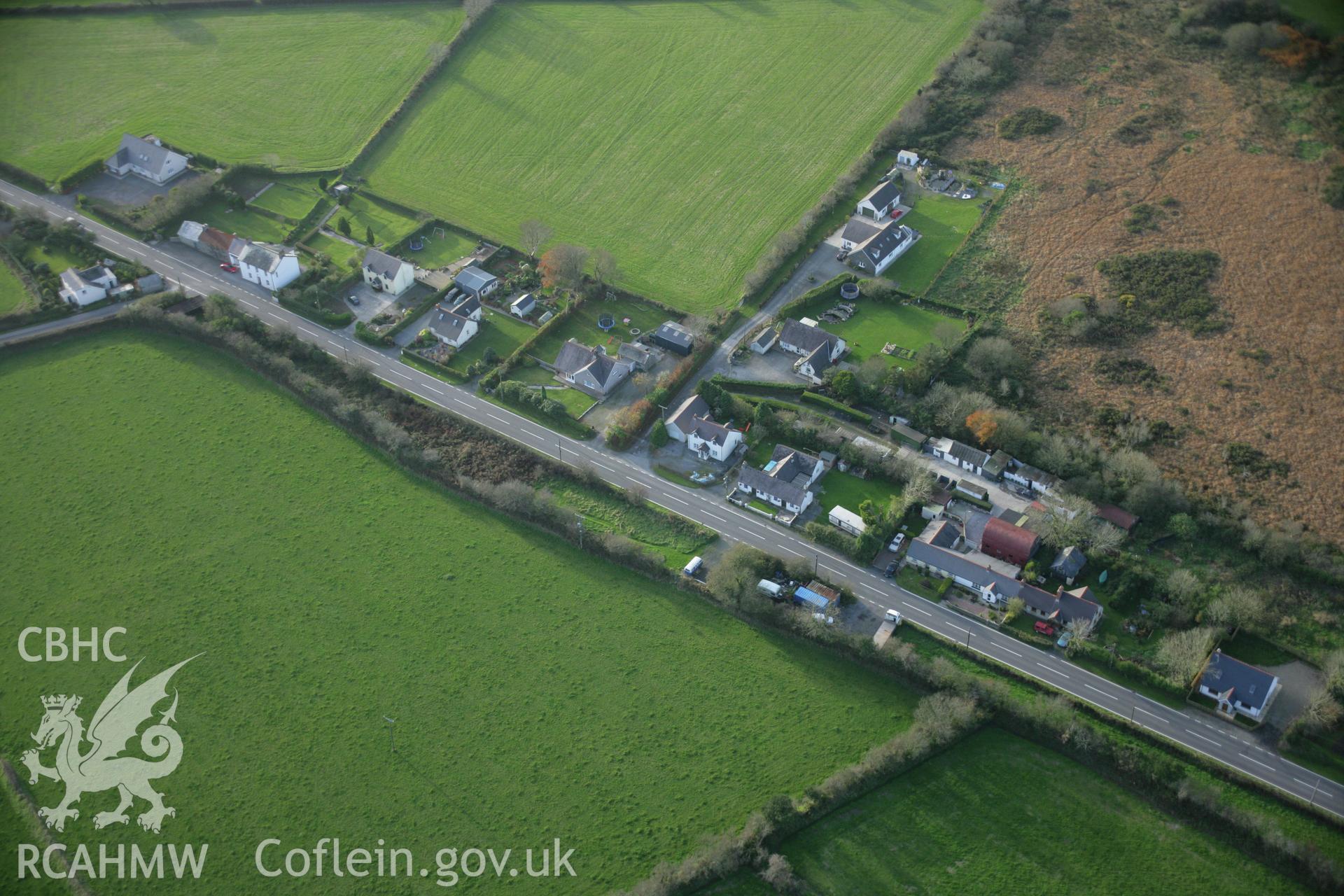 RCAHMW colour oblique photograph of Two Roundbarrows SE of Goodwins Row, general view. Taken by Toby Driver on 06/11/2007.