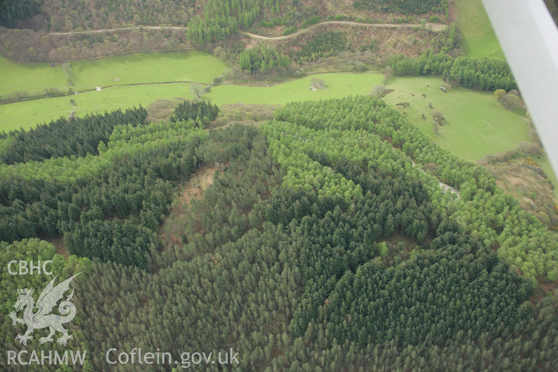 RCAHMW colour oblique aerial photograph of Esgair Nant-Yr-Arian Hillfort from the north. Taken on 17 April 2007 by Toby Driver