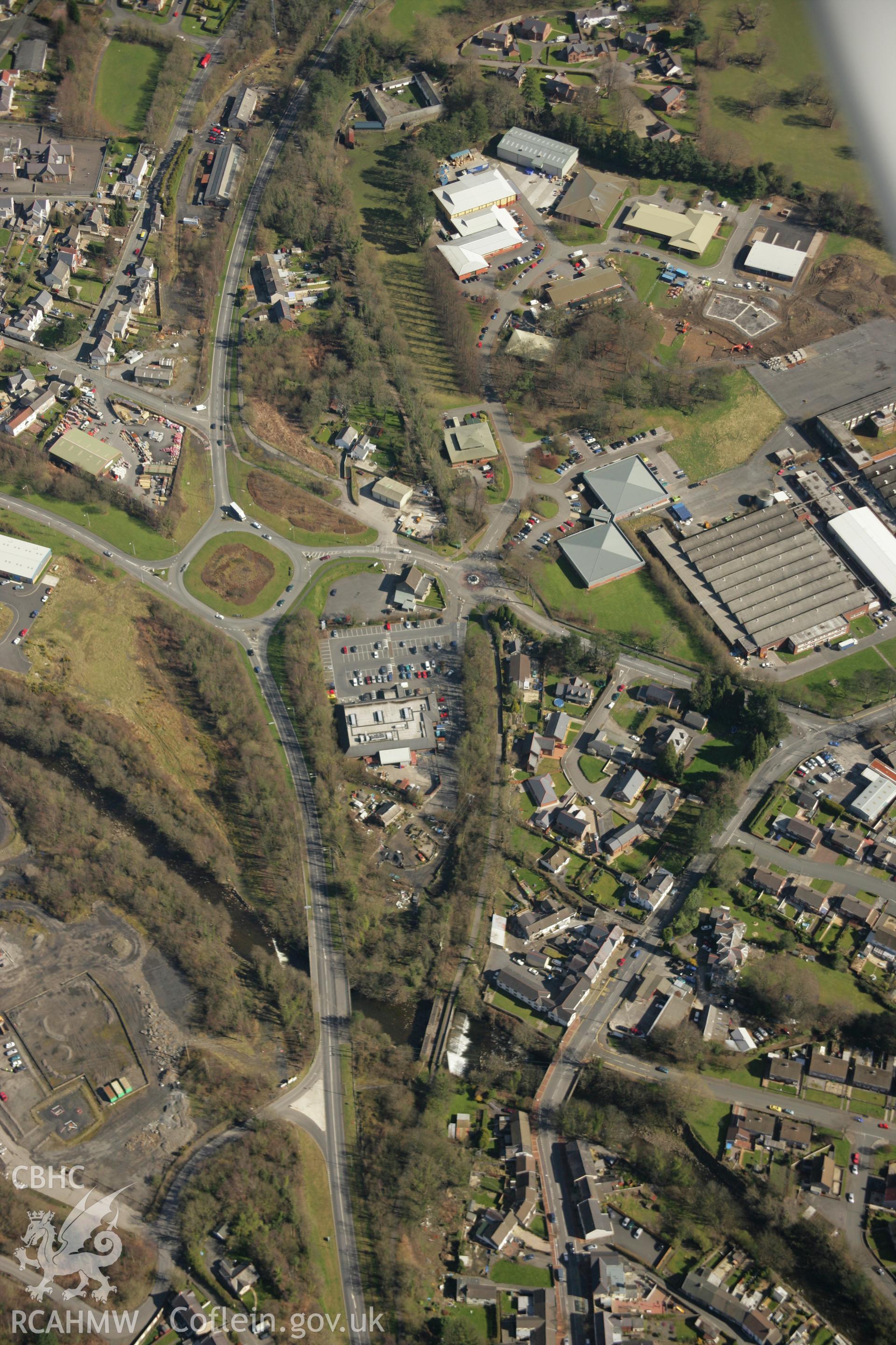 RCAHMW colour oblique aerial photograph of Ystalyfera Aqueduct and Weir, Swansea Canal. Taken on 21 March 2007 by Toby Driver