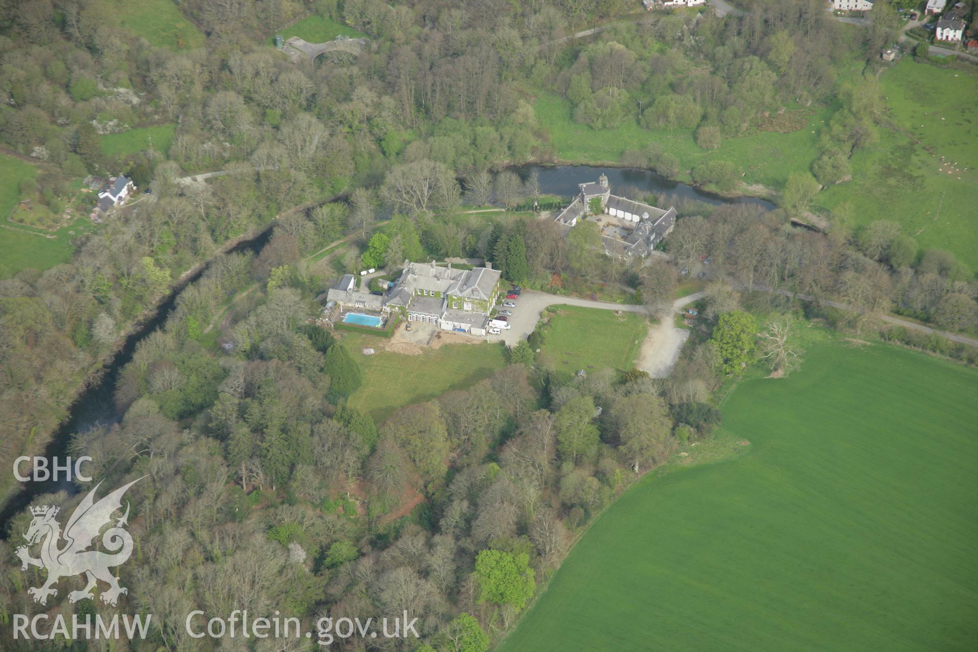 RCAHMW colour oblique aerial photograph of Castell Malgwyn, Llechryd. Taken on 17 April 2007 by Toby Driver