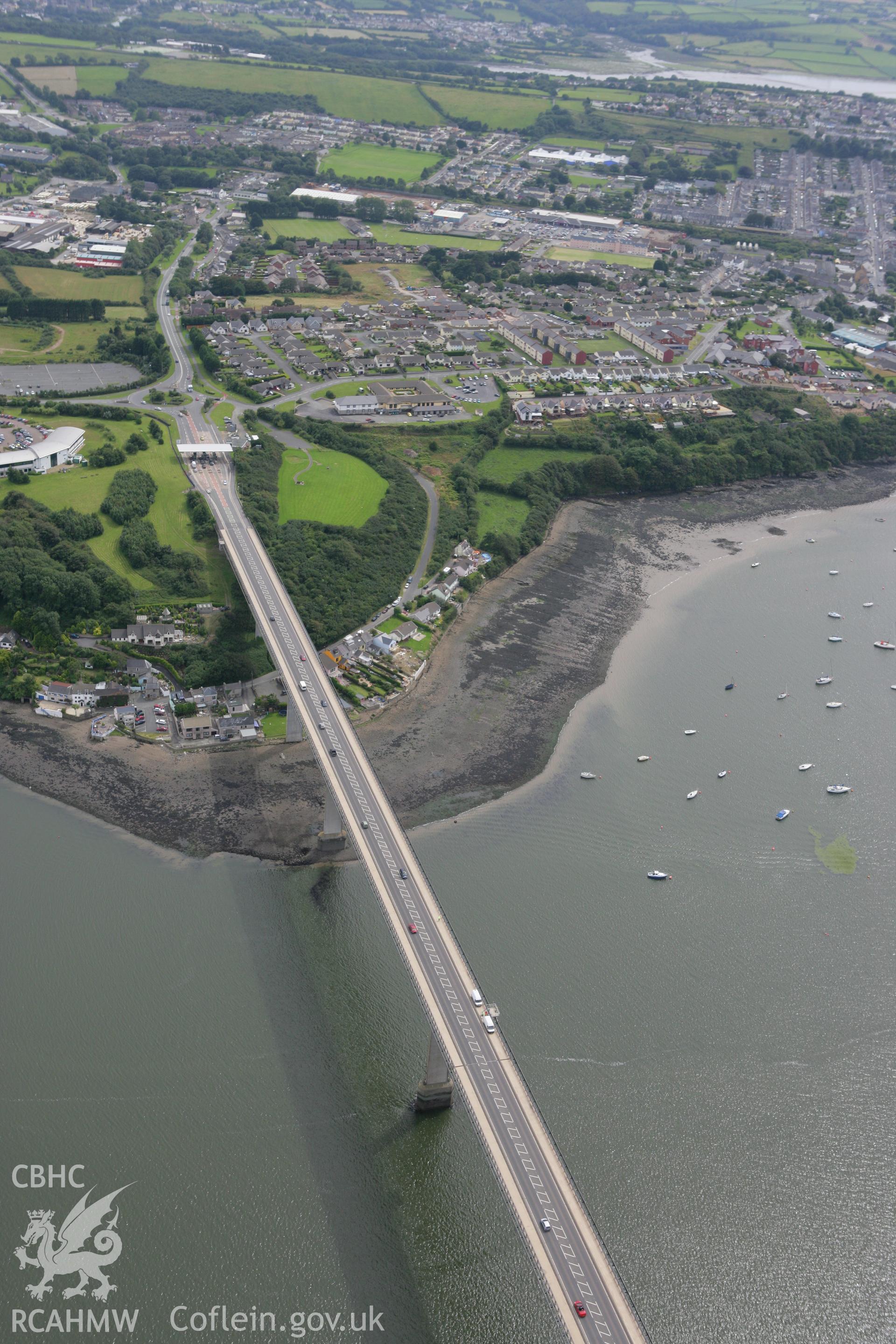 RCAHMW colour oblique photograph of Cleddau Bridge. Taken by Toby Driver on 01/08/2007.