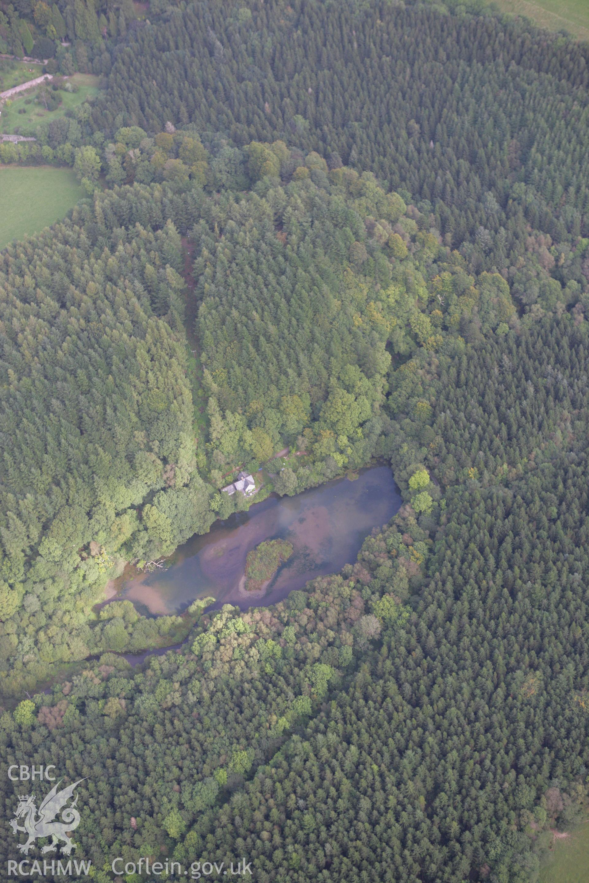 RCAHMW colour oblique photograph of Ffynnonnau Garden, New Chapel, lake and woods. Taken by Toby Driver on 11/09/2007.