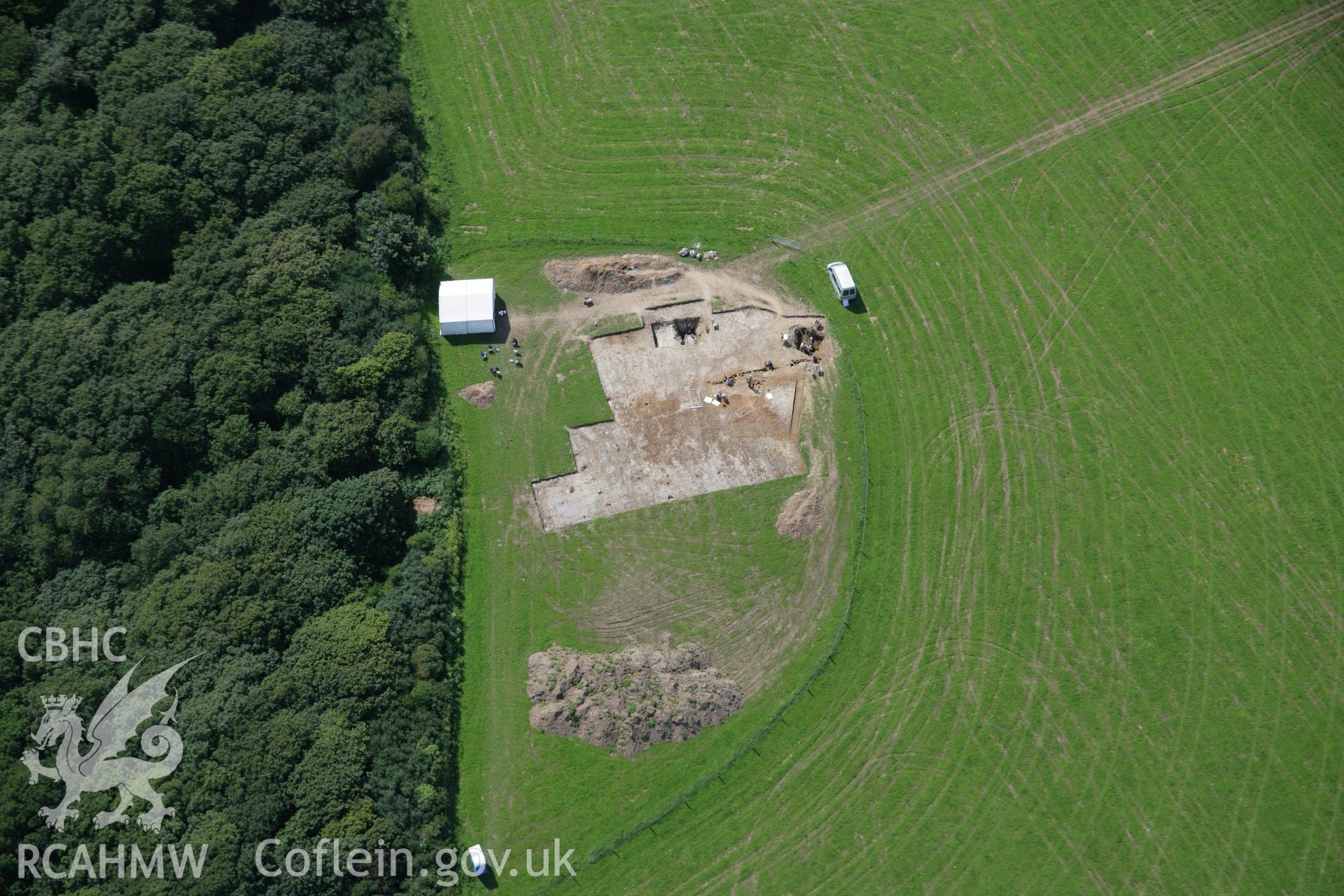 RCAHMW colour oblique photograph of Berry Hill Wood, promontory fort. Taken by Toby Driver on 01/08/2007.