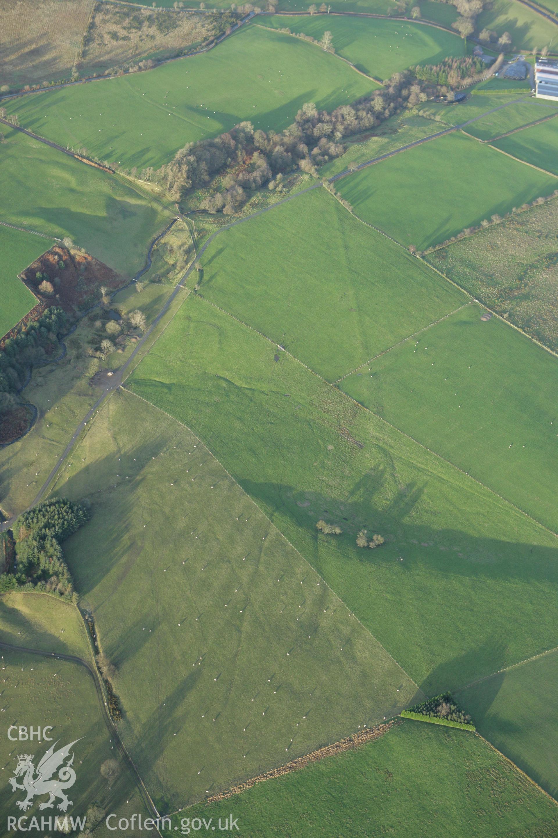 RCAHMW colour oblique photograph of Pant, Roman road section to south of, looking north. Taken by Toby Driver on 11/12/2007.