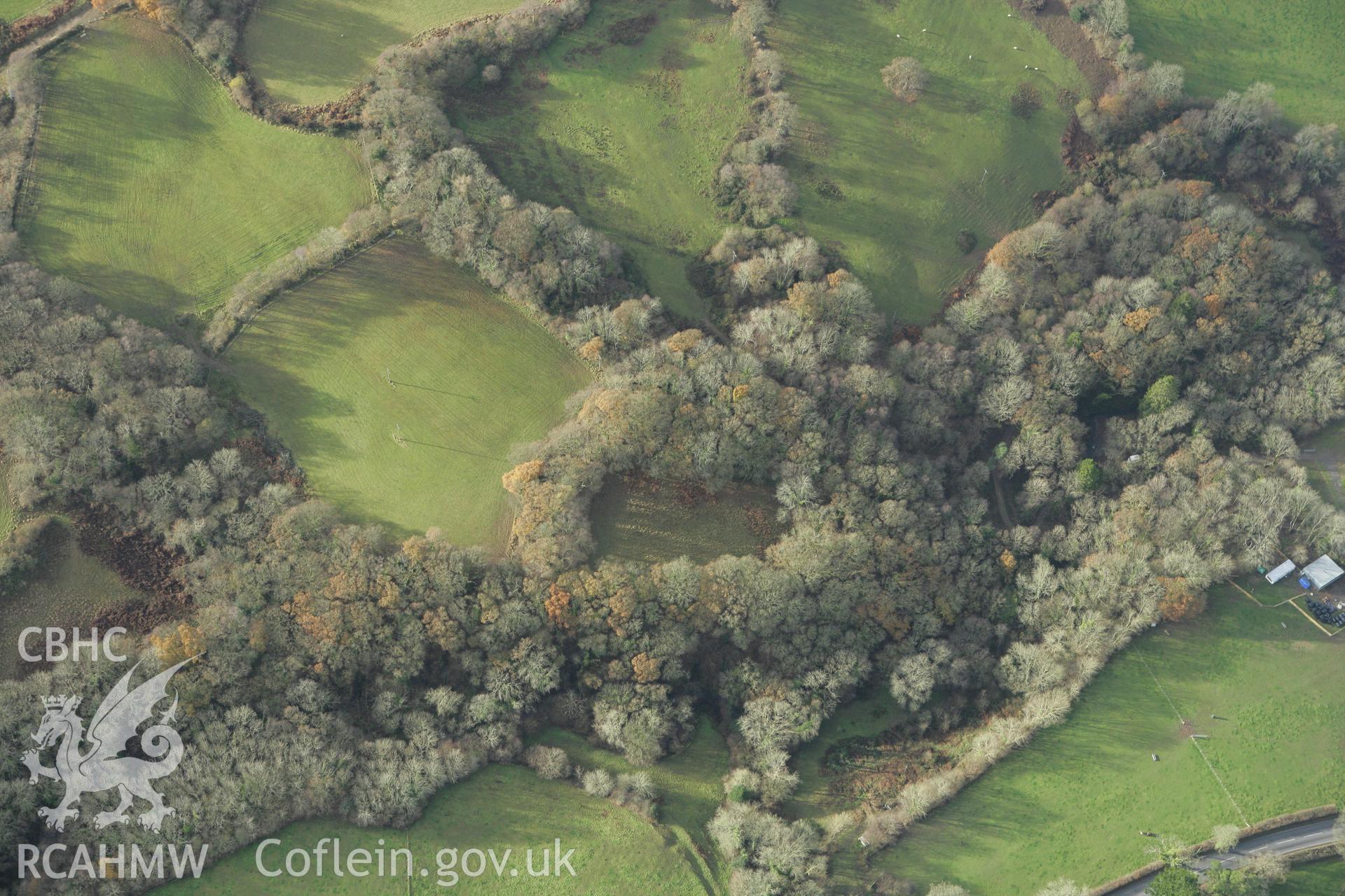 RCAHMW colour oblique photograph of Castell Cwmere, Temple Bar. Taken by Toby Driver on 29/11/2007.