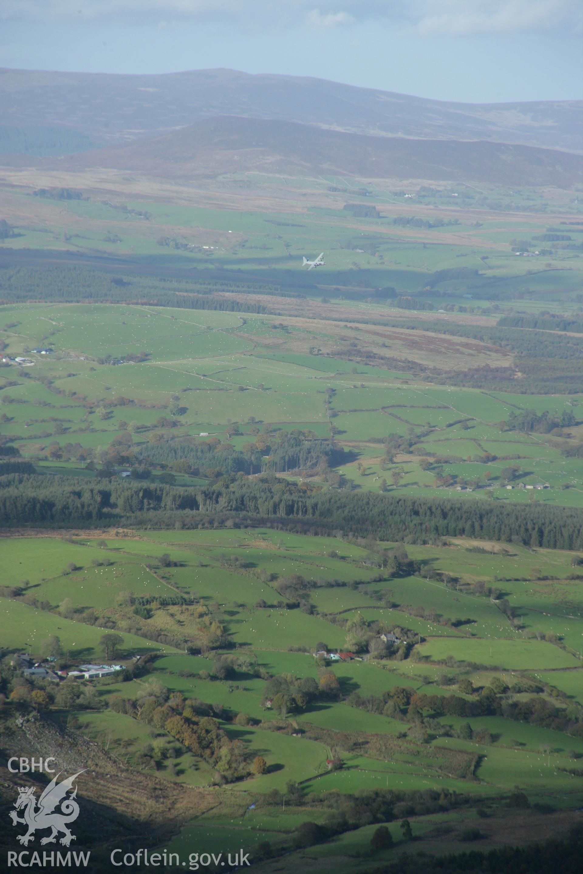 RCAHMW colour oblique photograph of Landscape near Moel Caws with Hercules. Taken by Toby Driver on 30/10/2007.